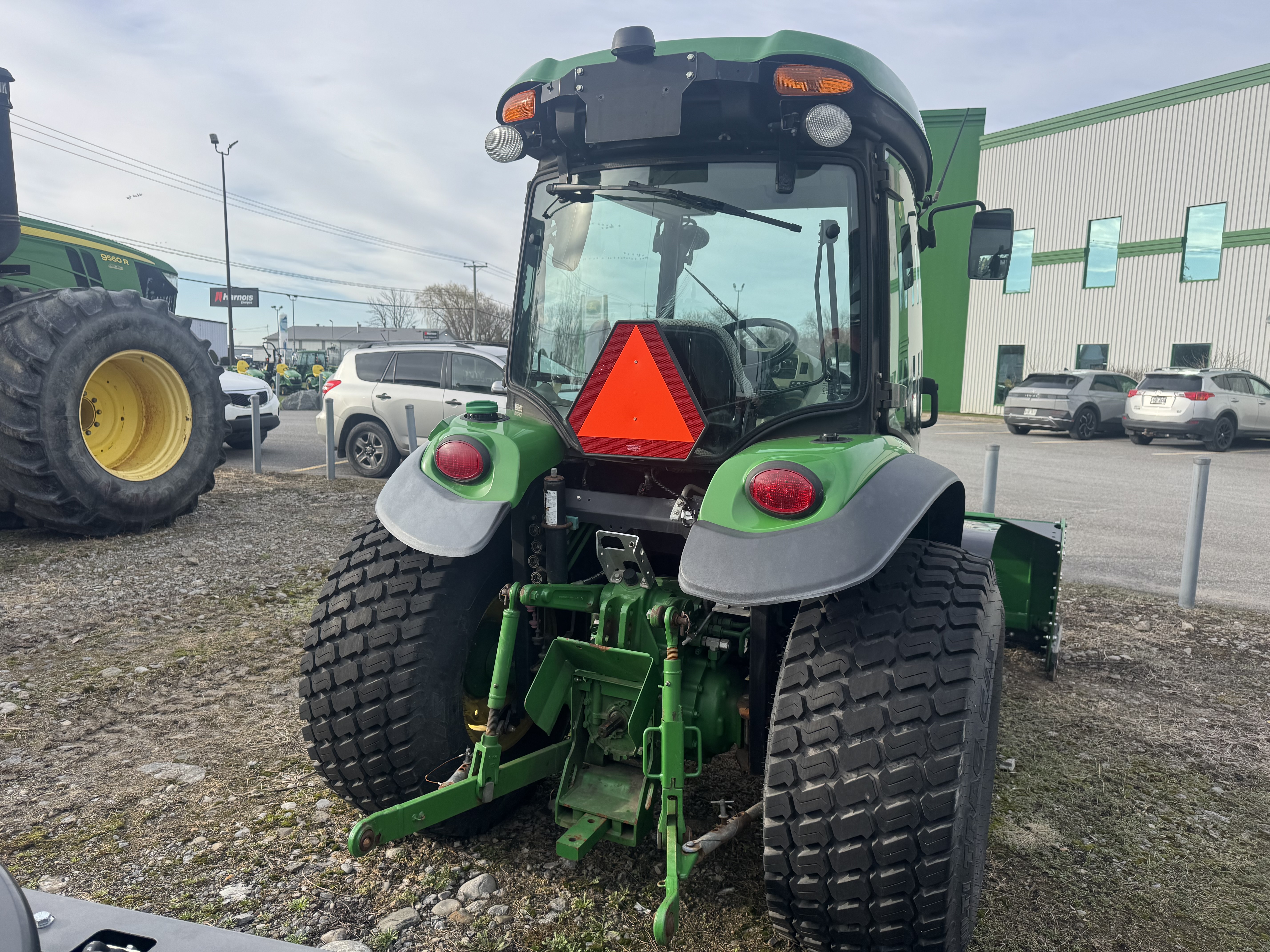 John Deere 4052R GRATTE TURF    