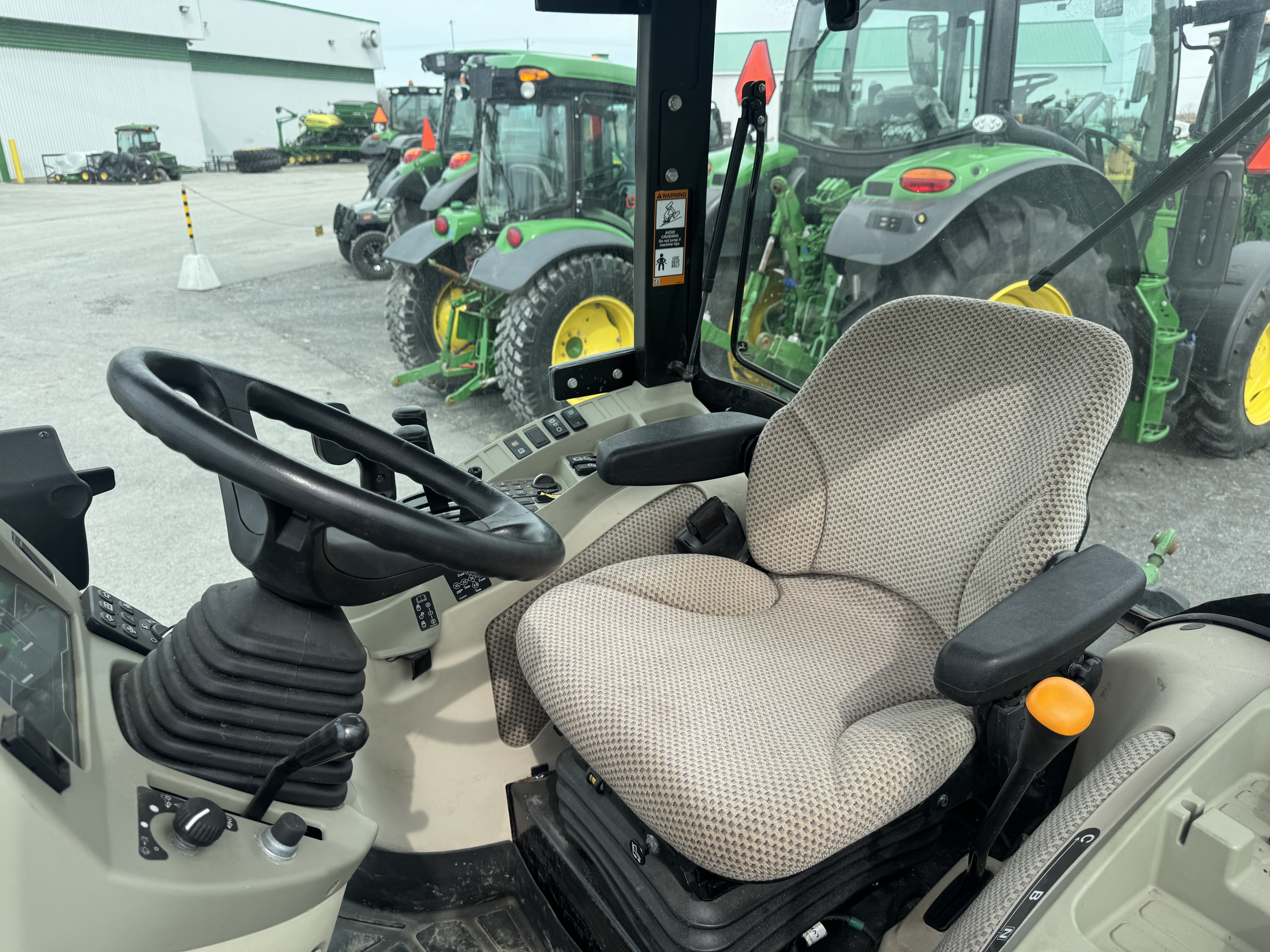 John Deere 4066R NOKIAN 