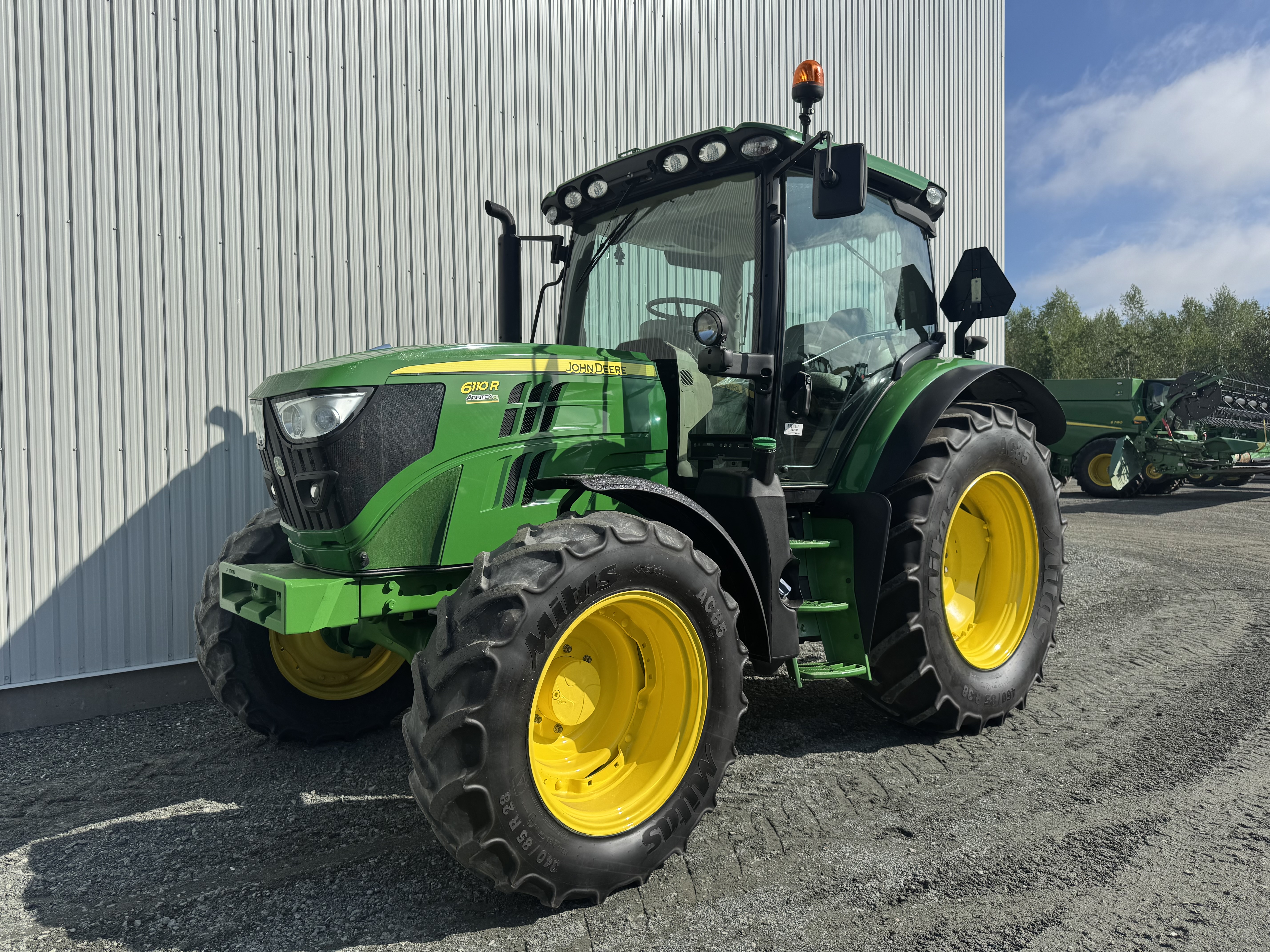 John Deere 6110R