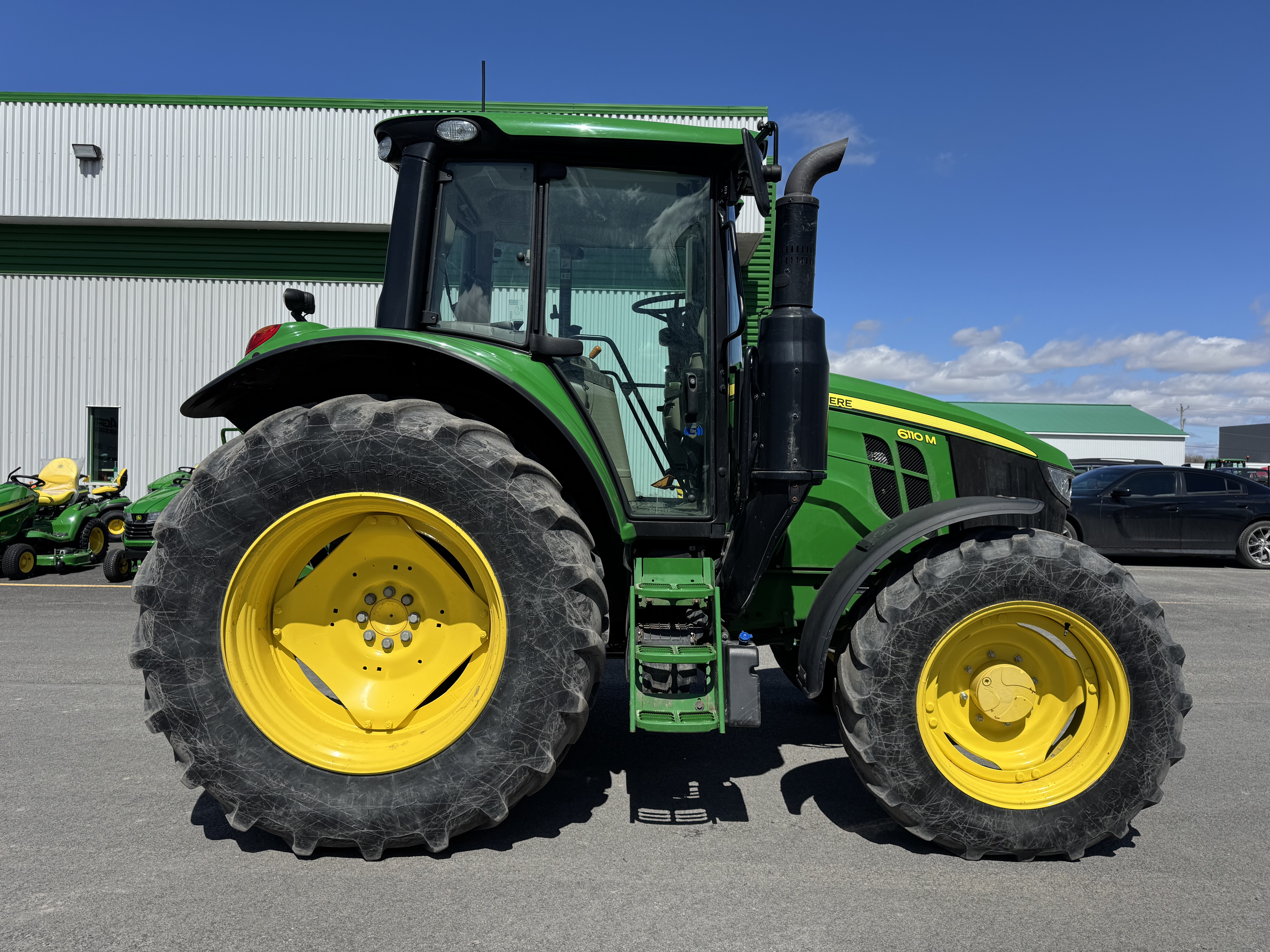 John Deere 6110M