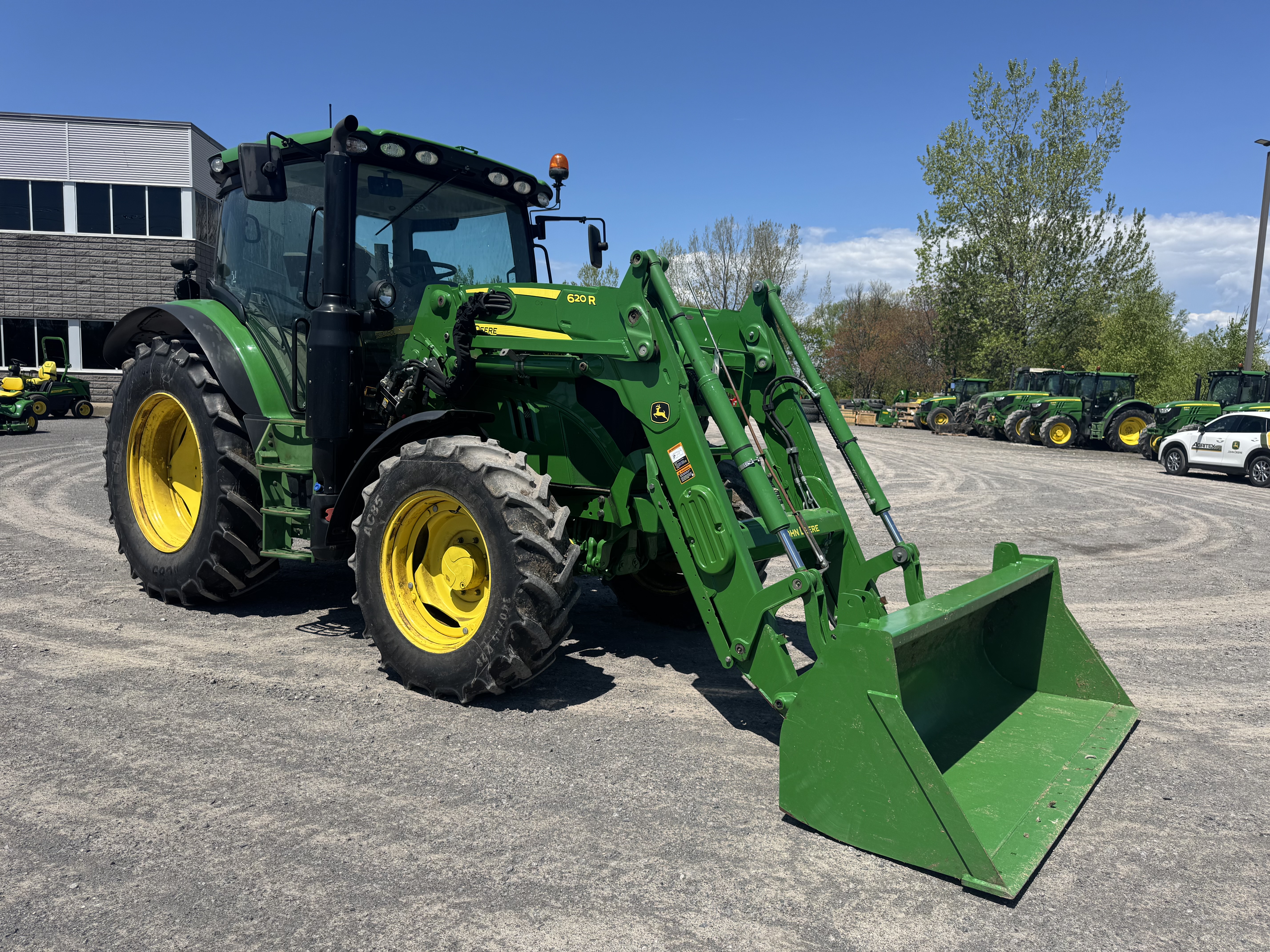 John Deere 6110R  