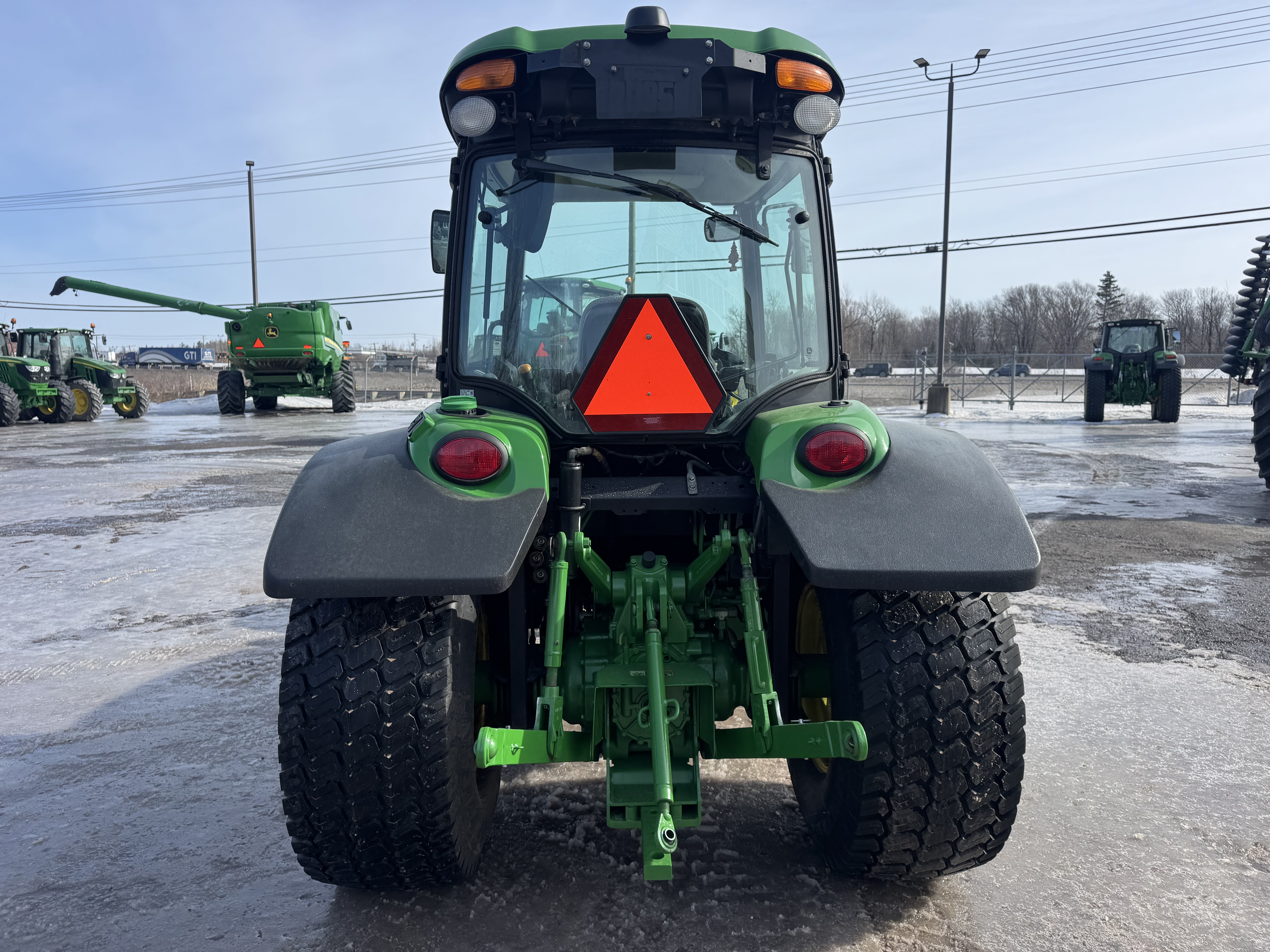 John Deere 4066R GRATTE TURF    