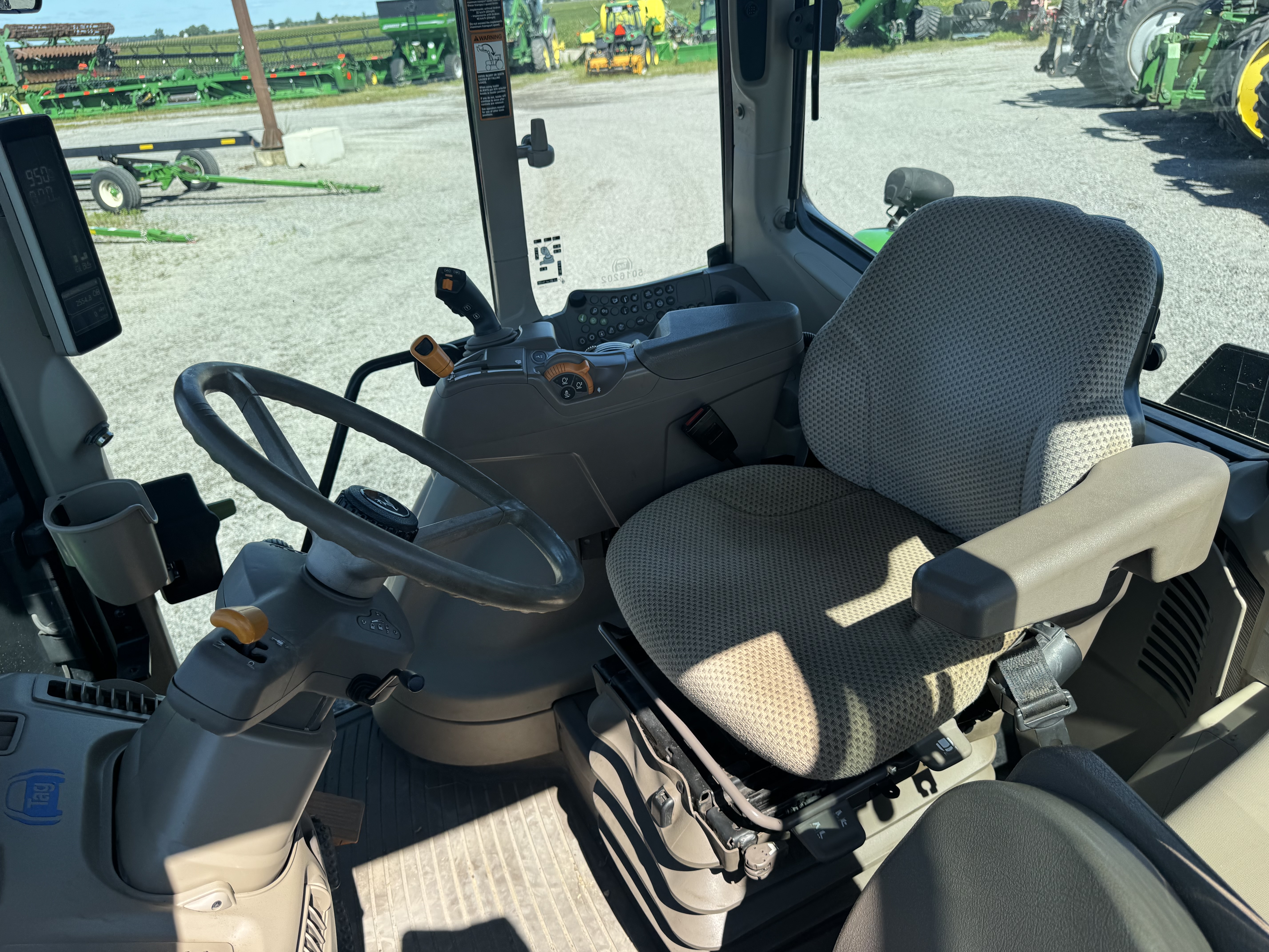 John Deere 6110M 