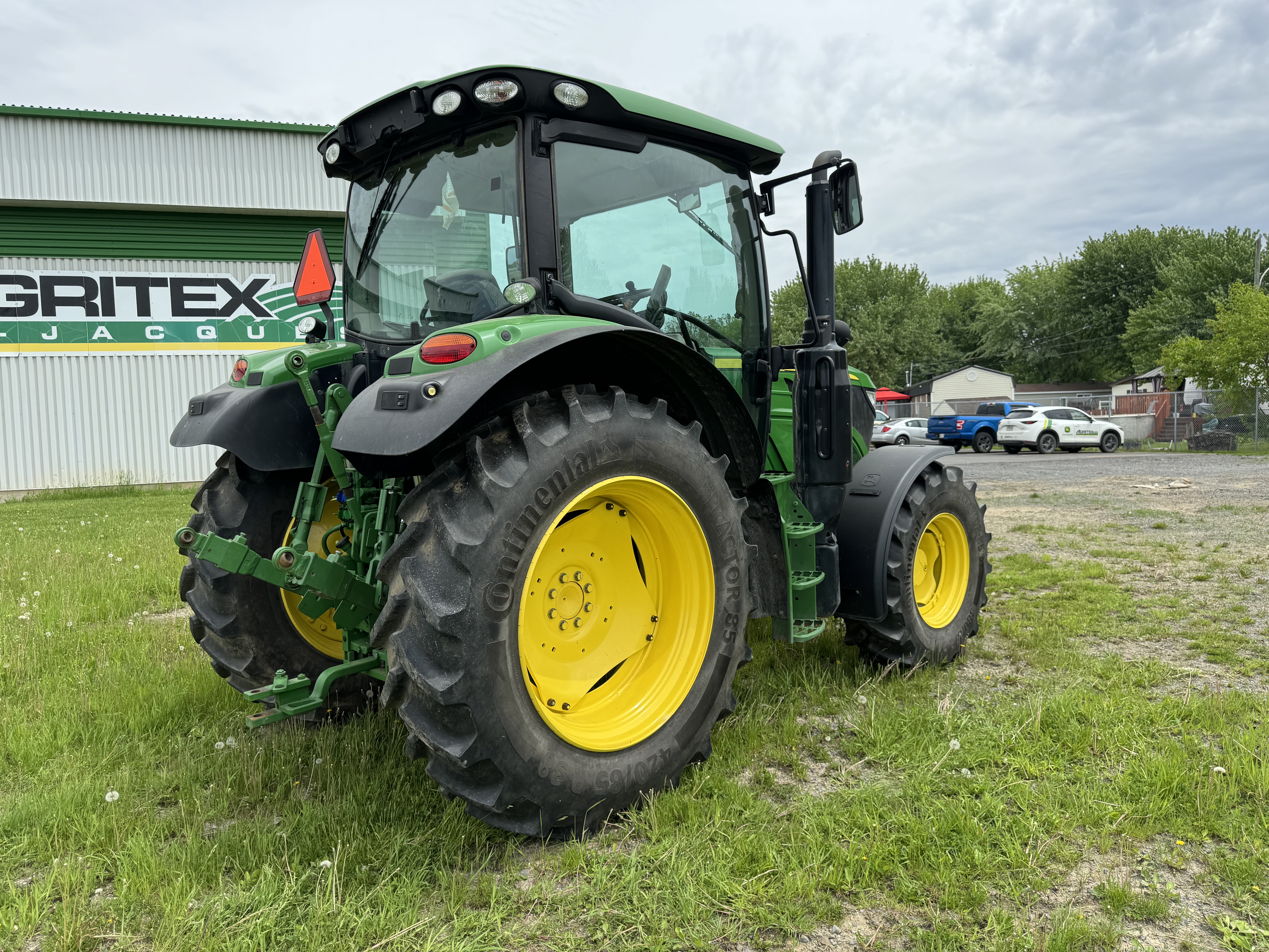 John Deere 6110R