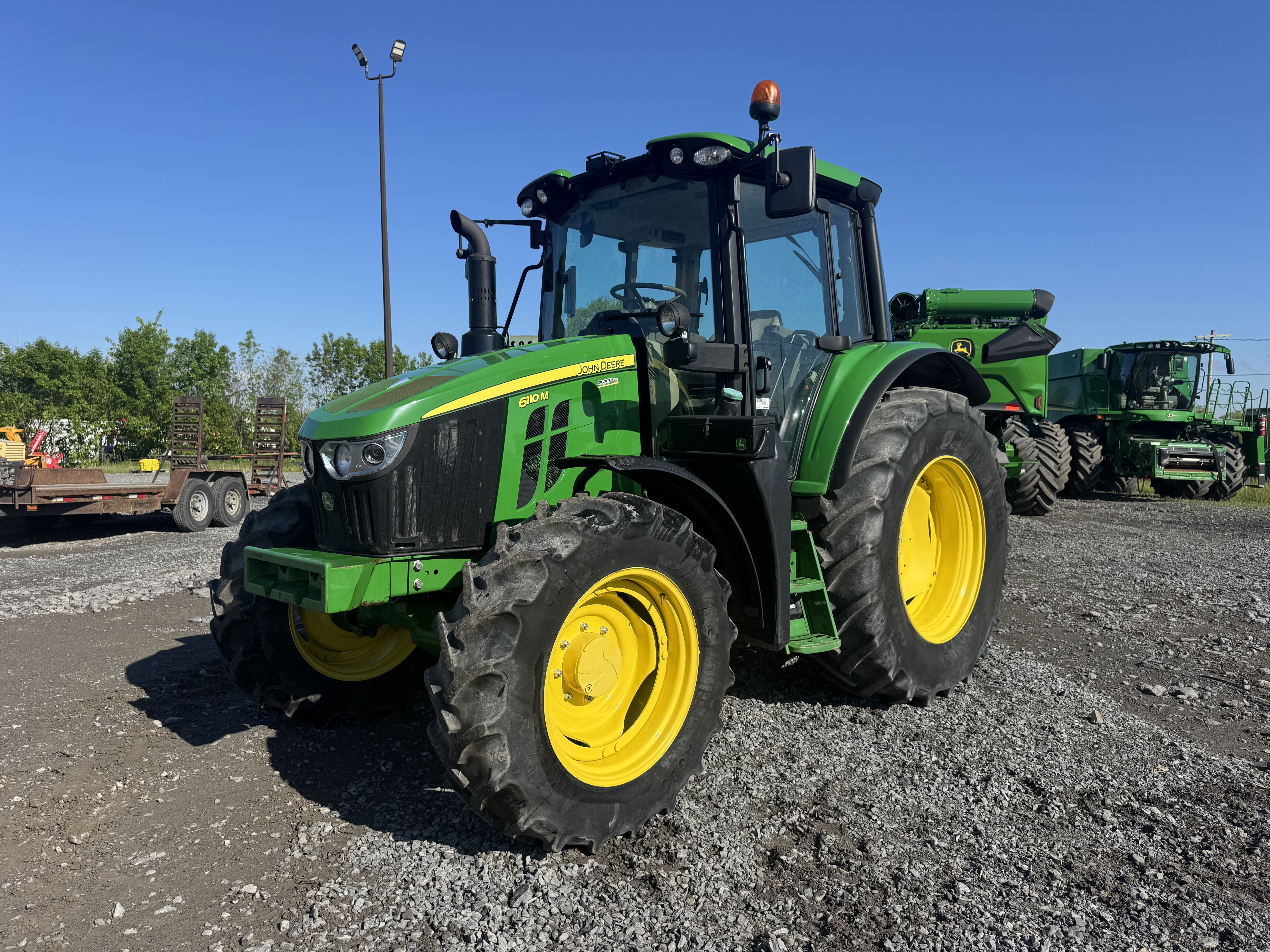 John Deere 6110M