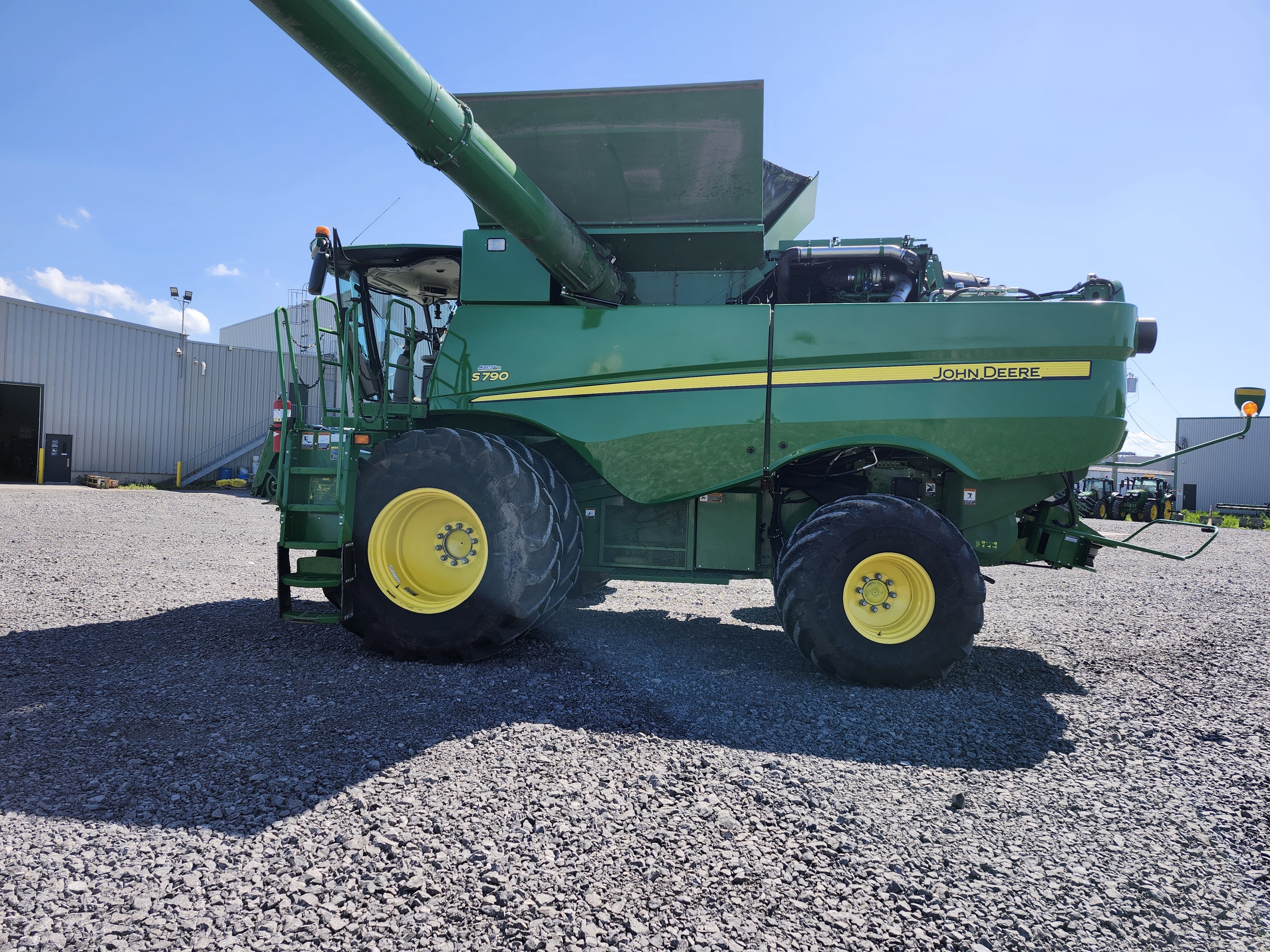 John Deere S790