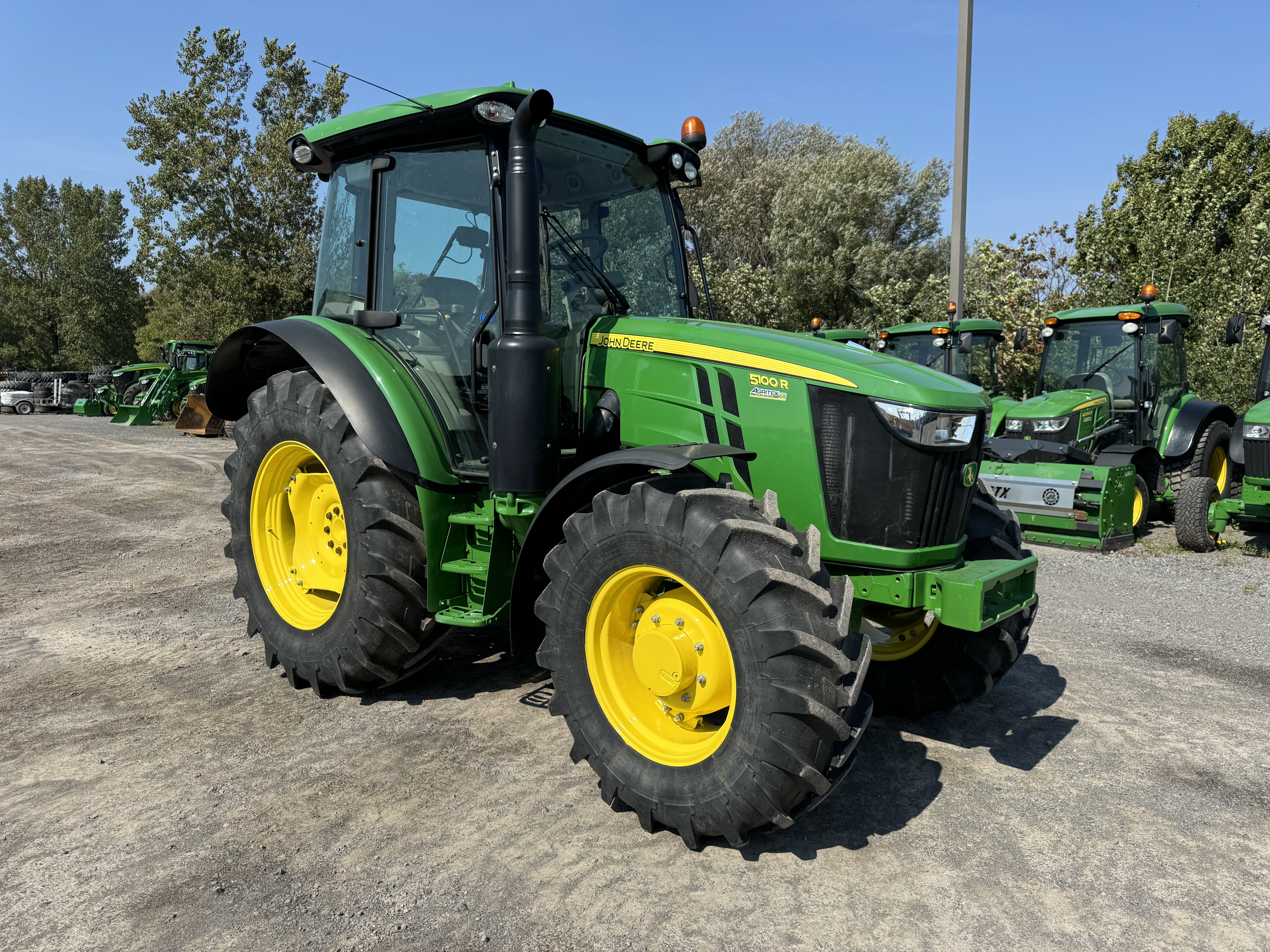 John Deere 5100R