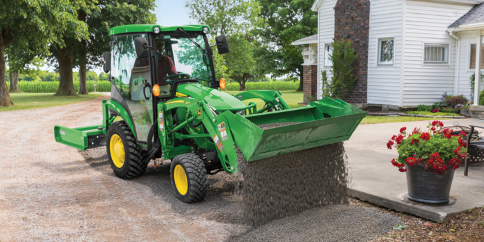 Tracteur-compact-2025r-John-deere-agritex-paysagement