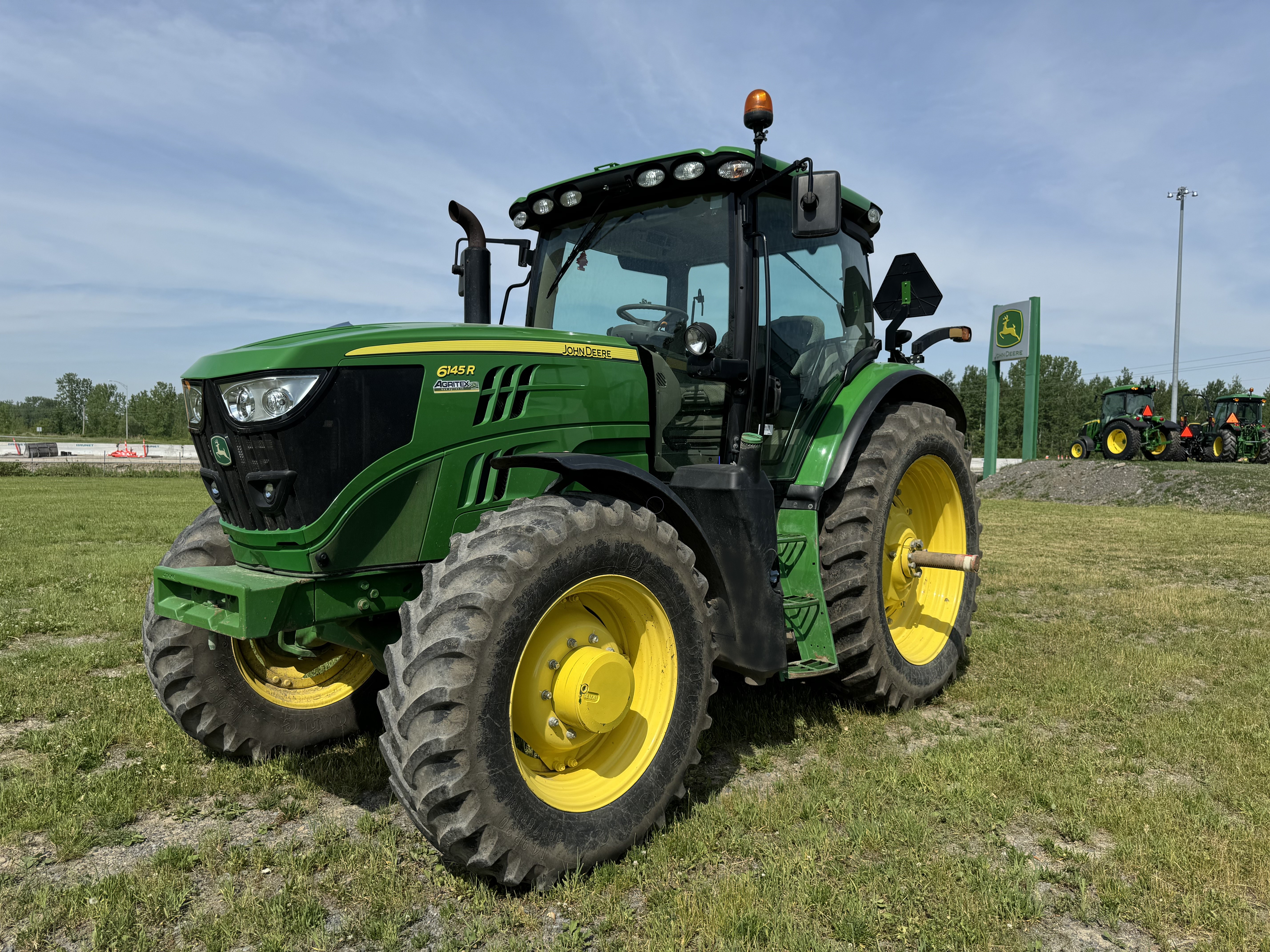 John Deere 6145R 