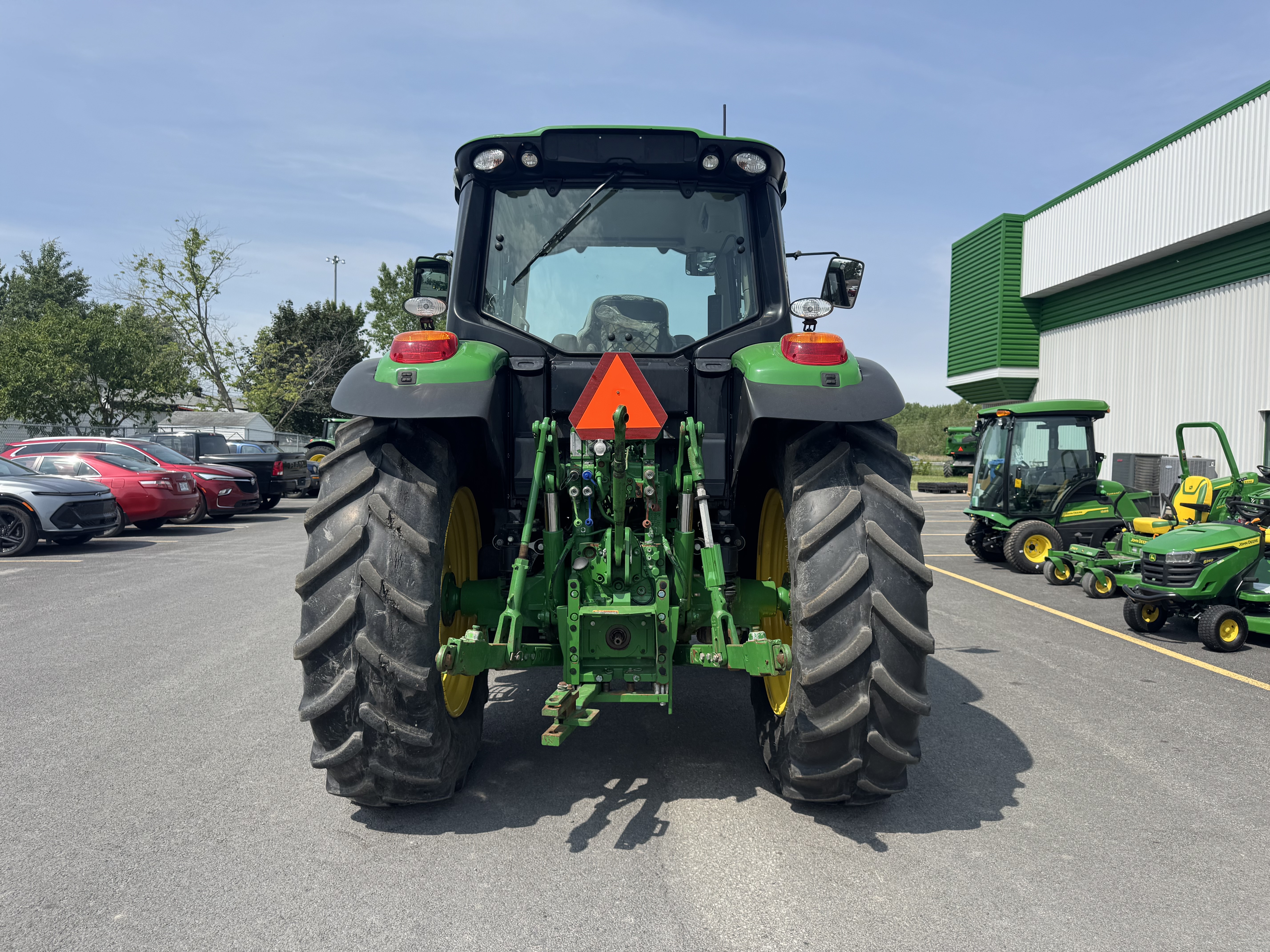 John Deere 6110M