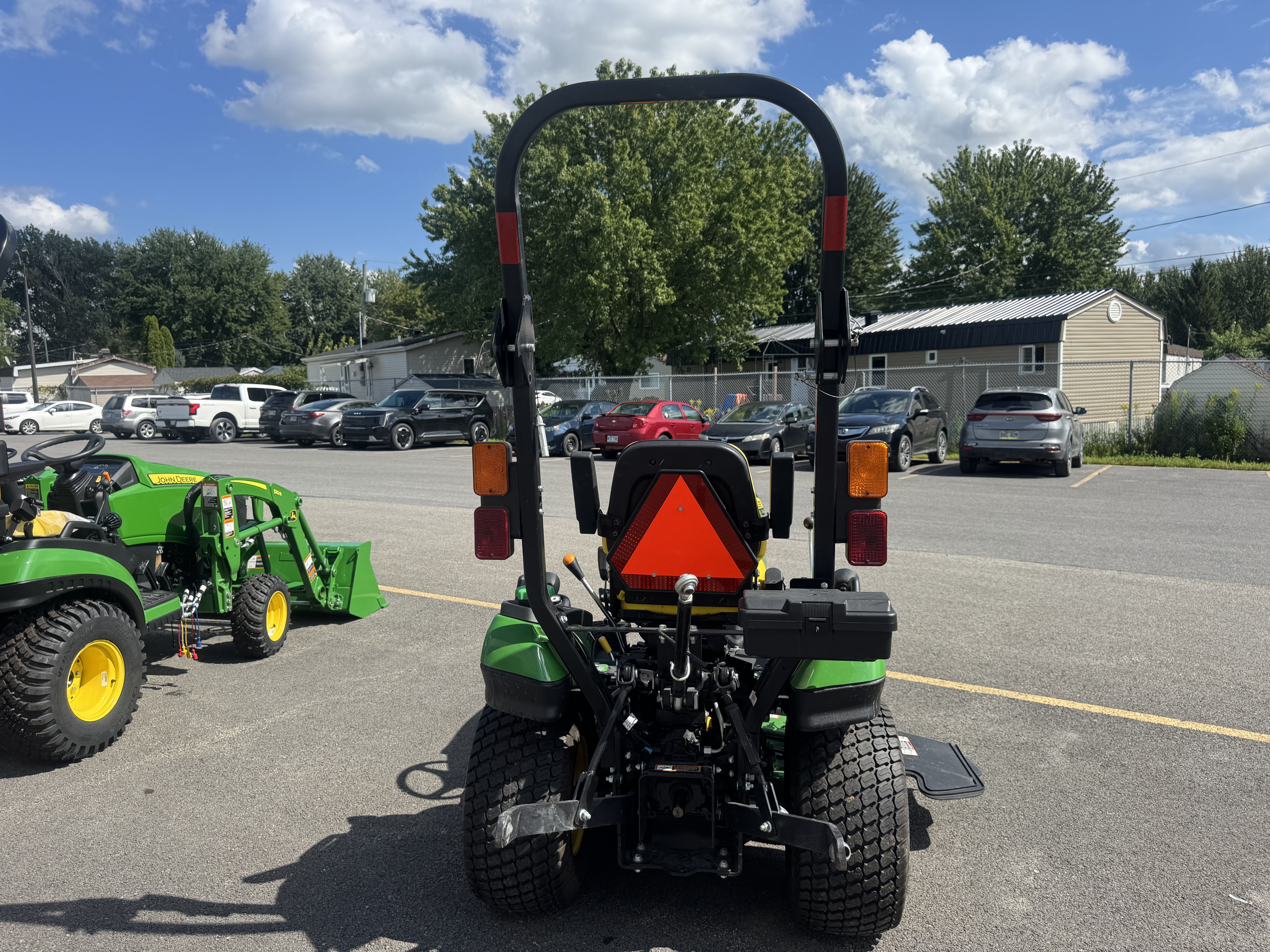 John Deere 1025R