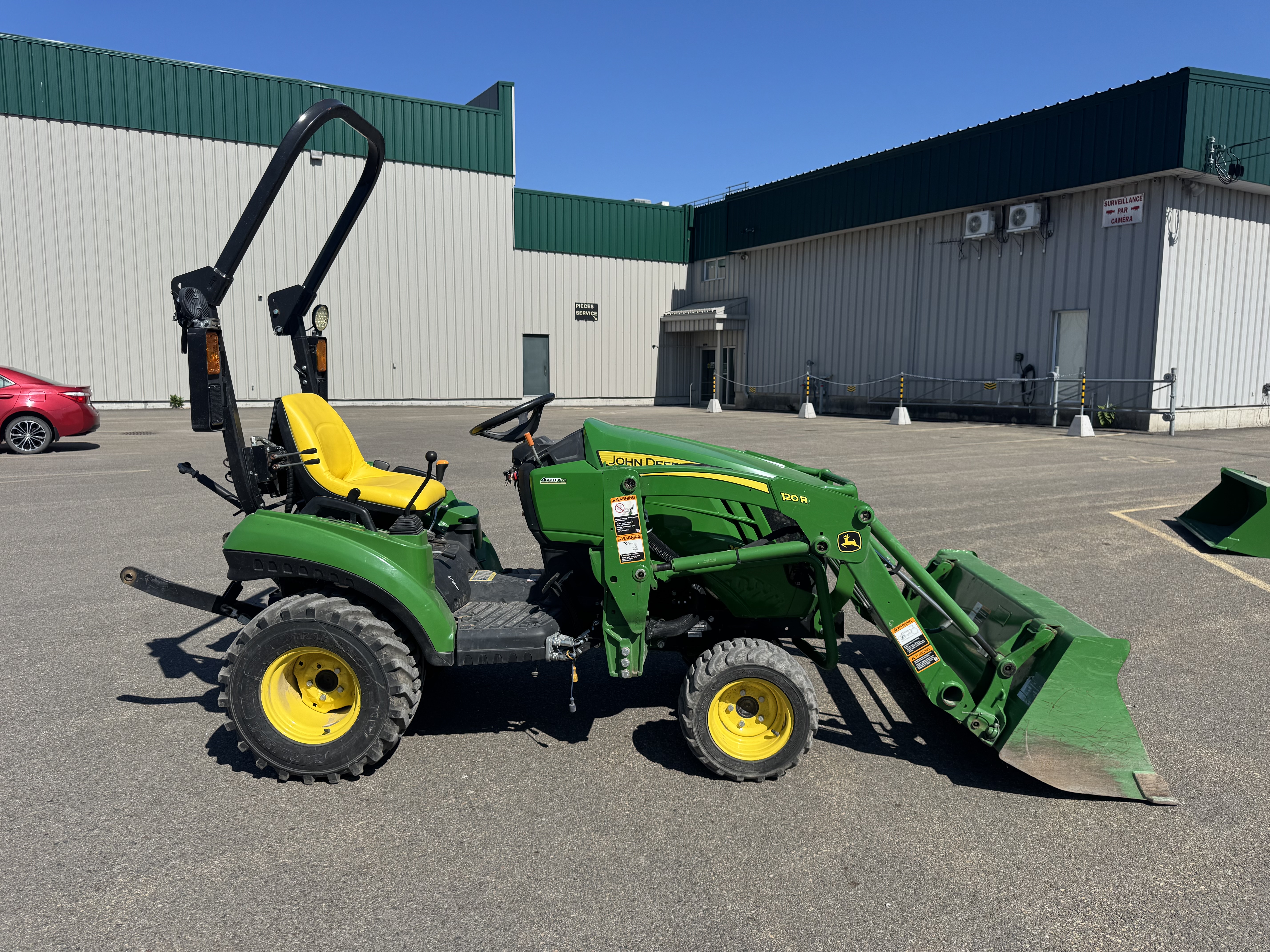 John Deere 1023E