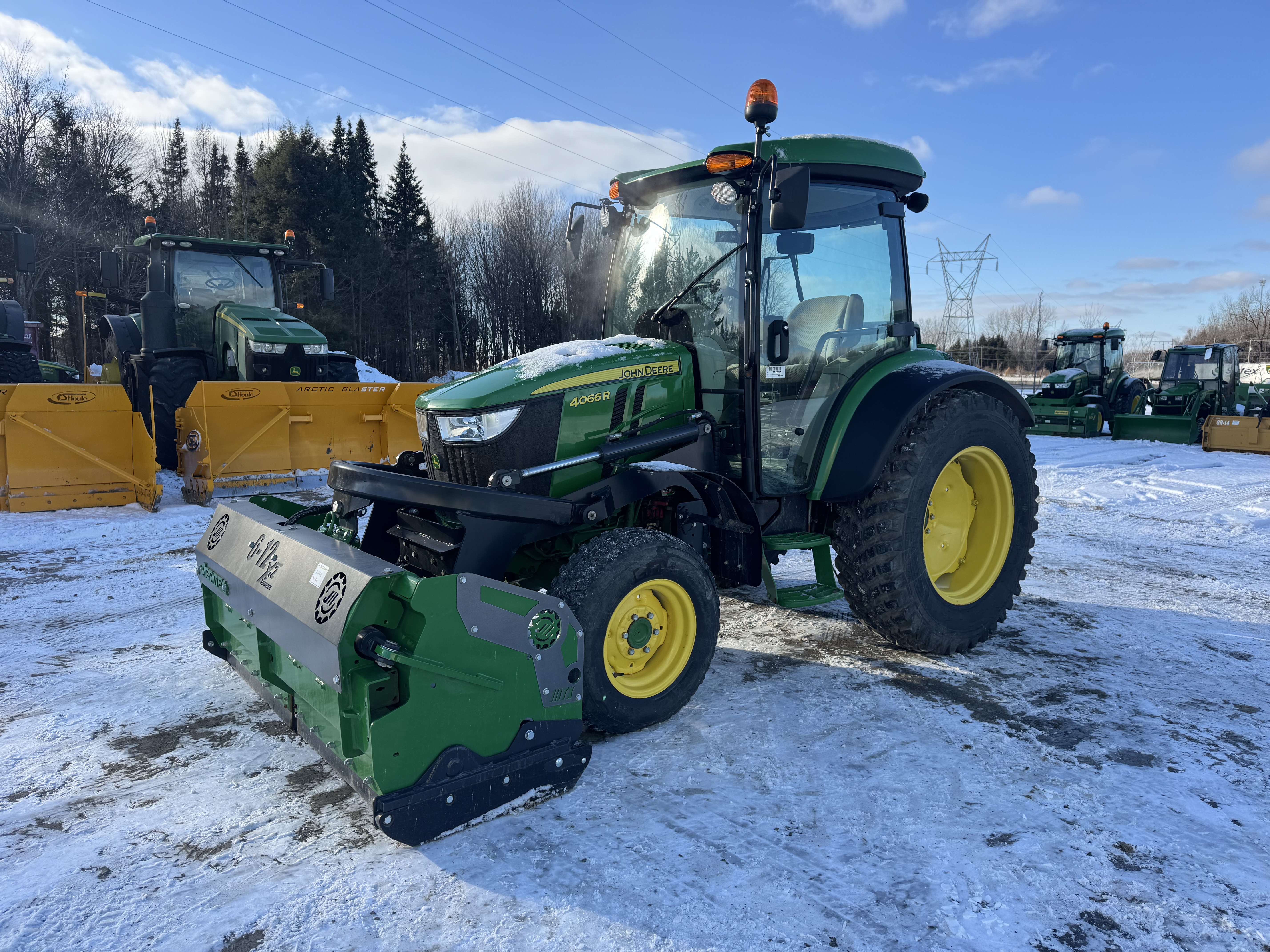 John Deere 4066R NOKIAN GRATTE