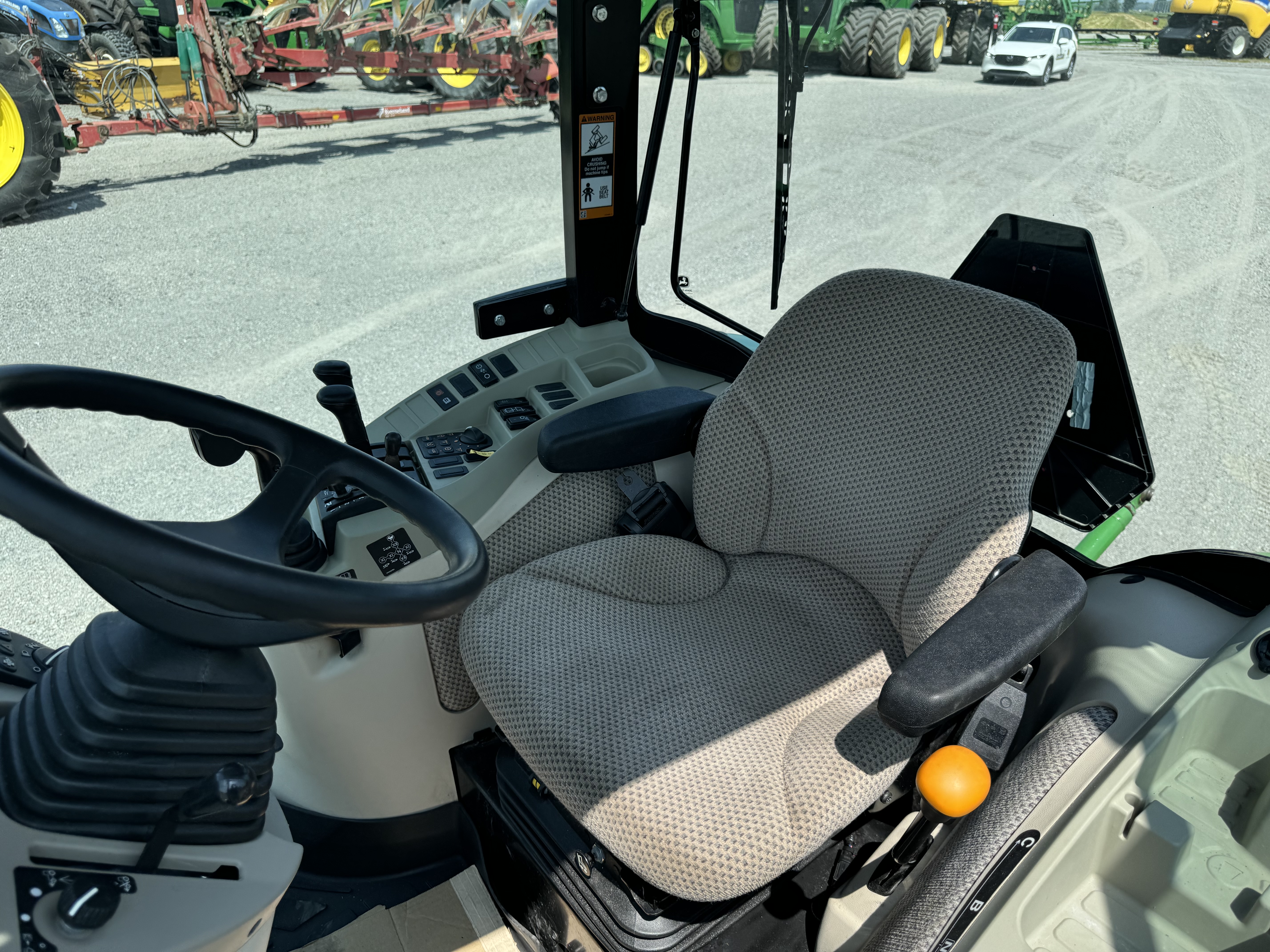 John Deere 4052R GRATTE NOKIAN  