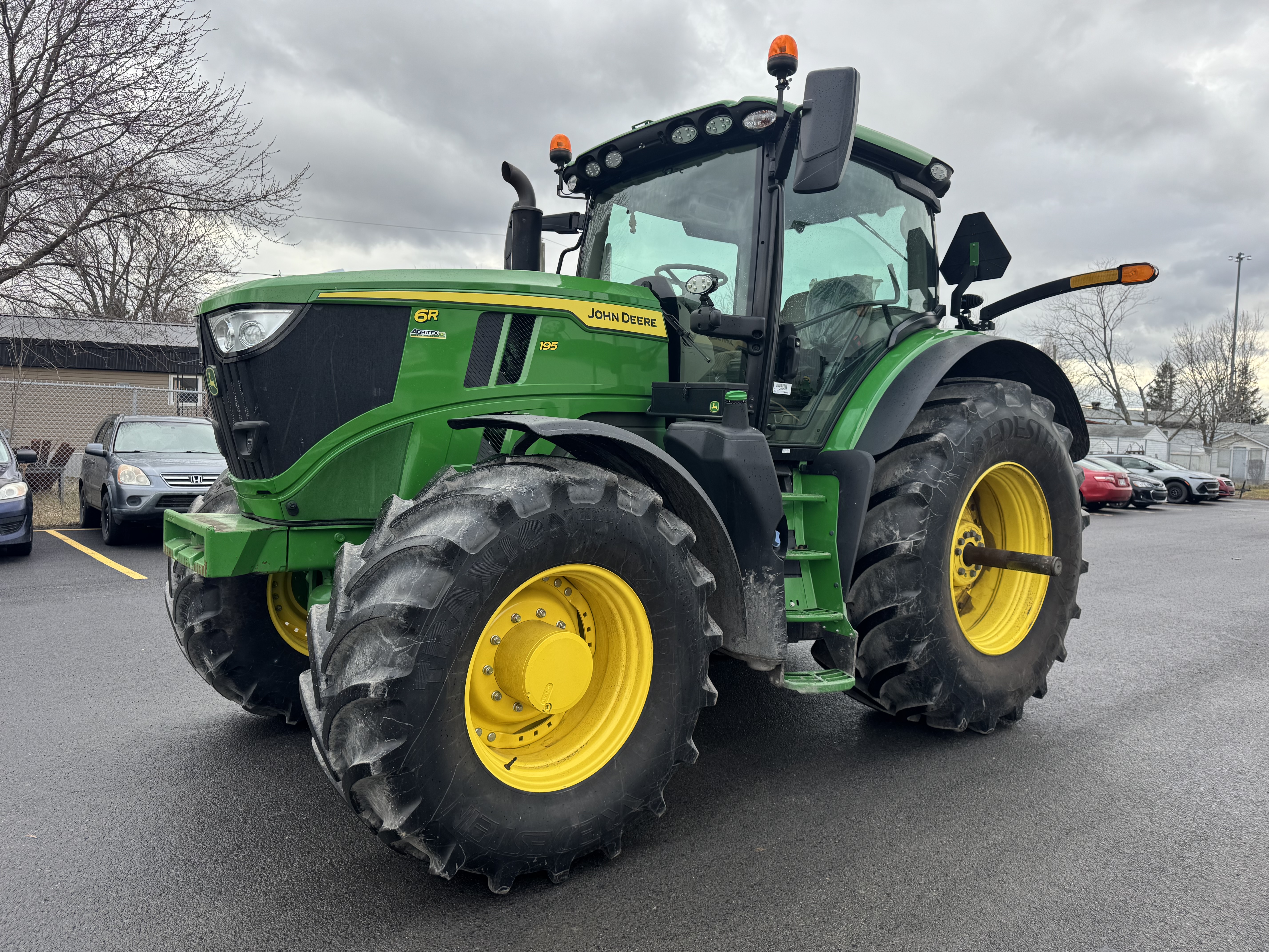 John Deere 6R 195