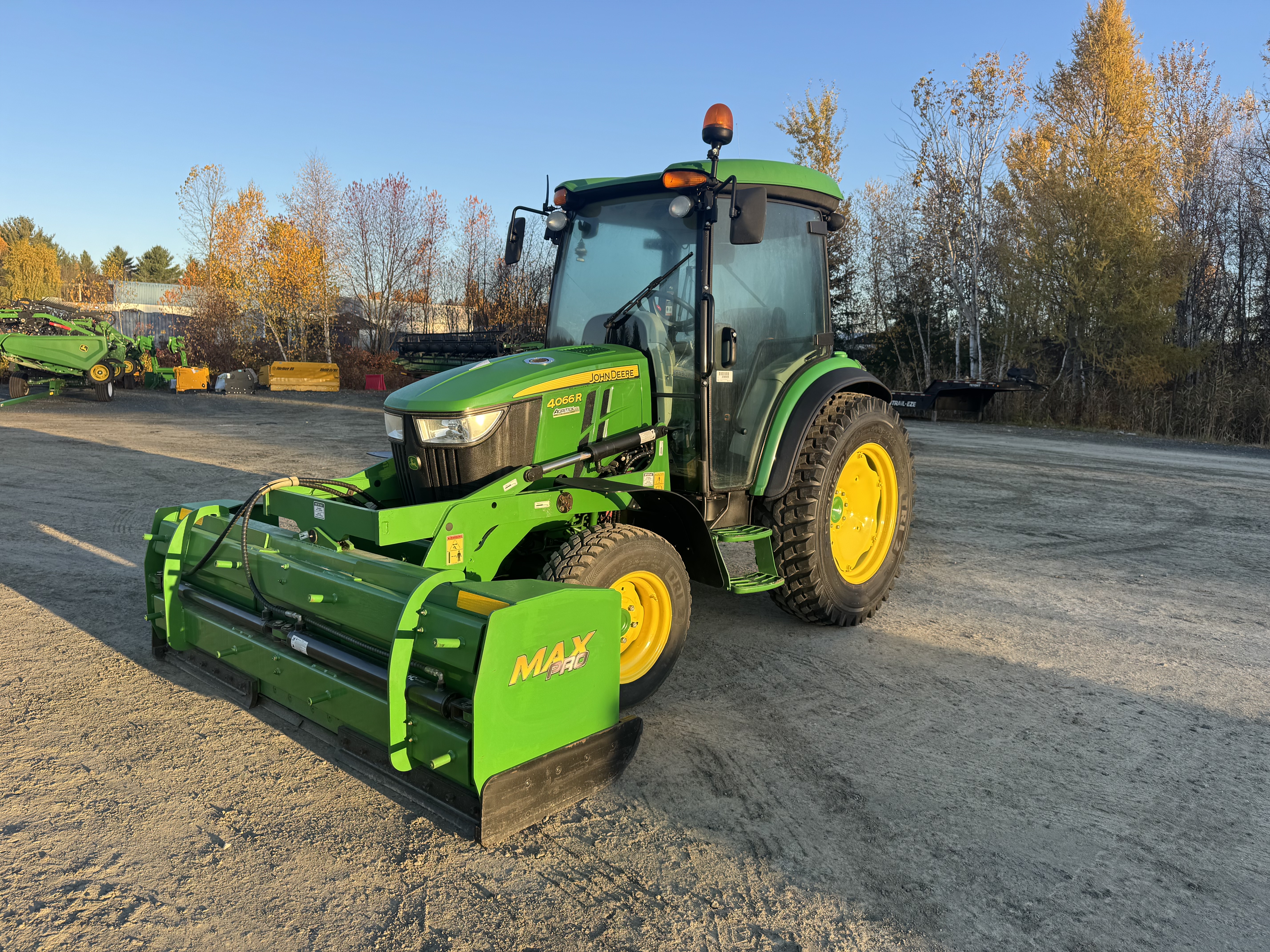 John Deere 4066R GRATTE NOKIAN  