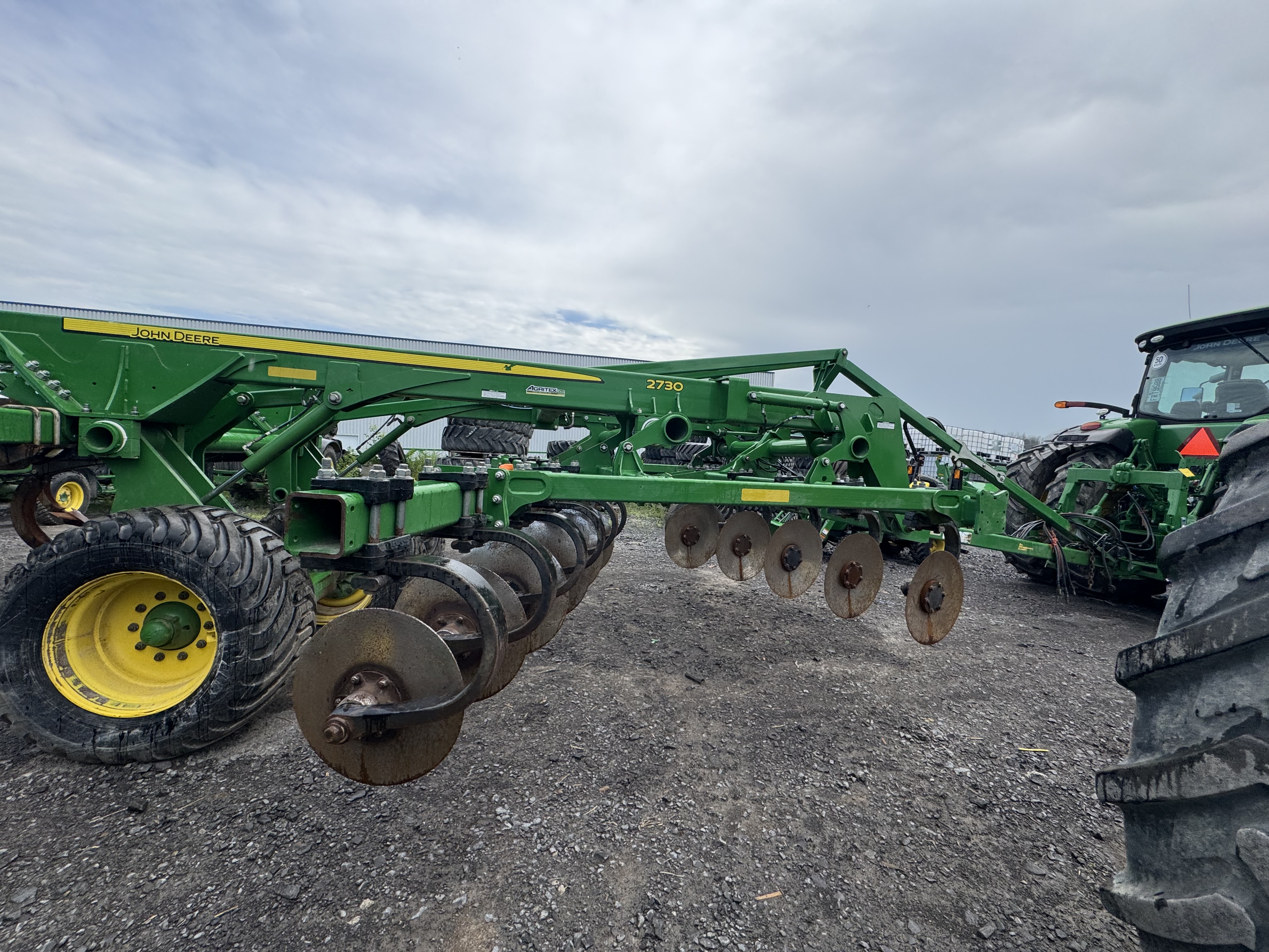 John Deere 2730