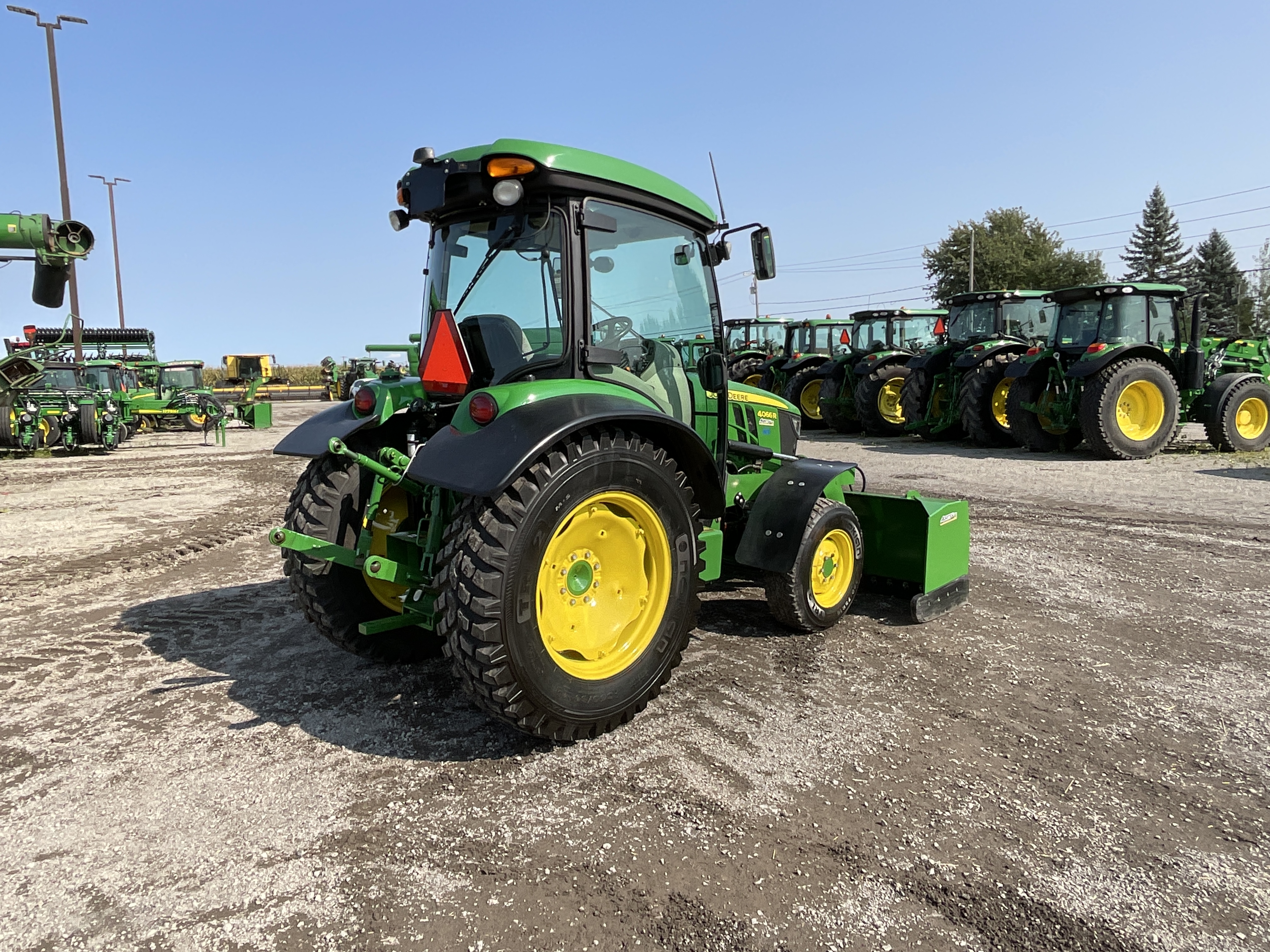 John Deere 4066R GRATTE NOKIAN 