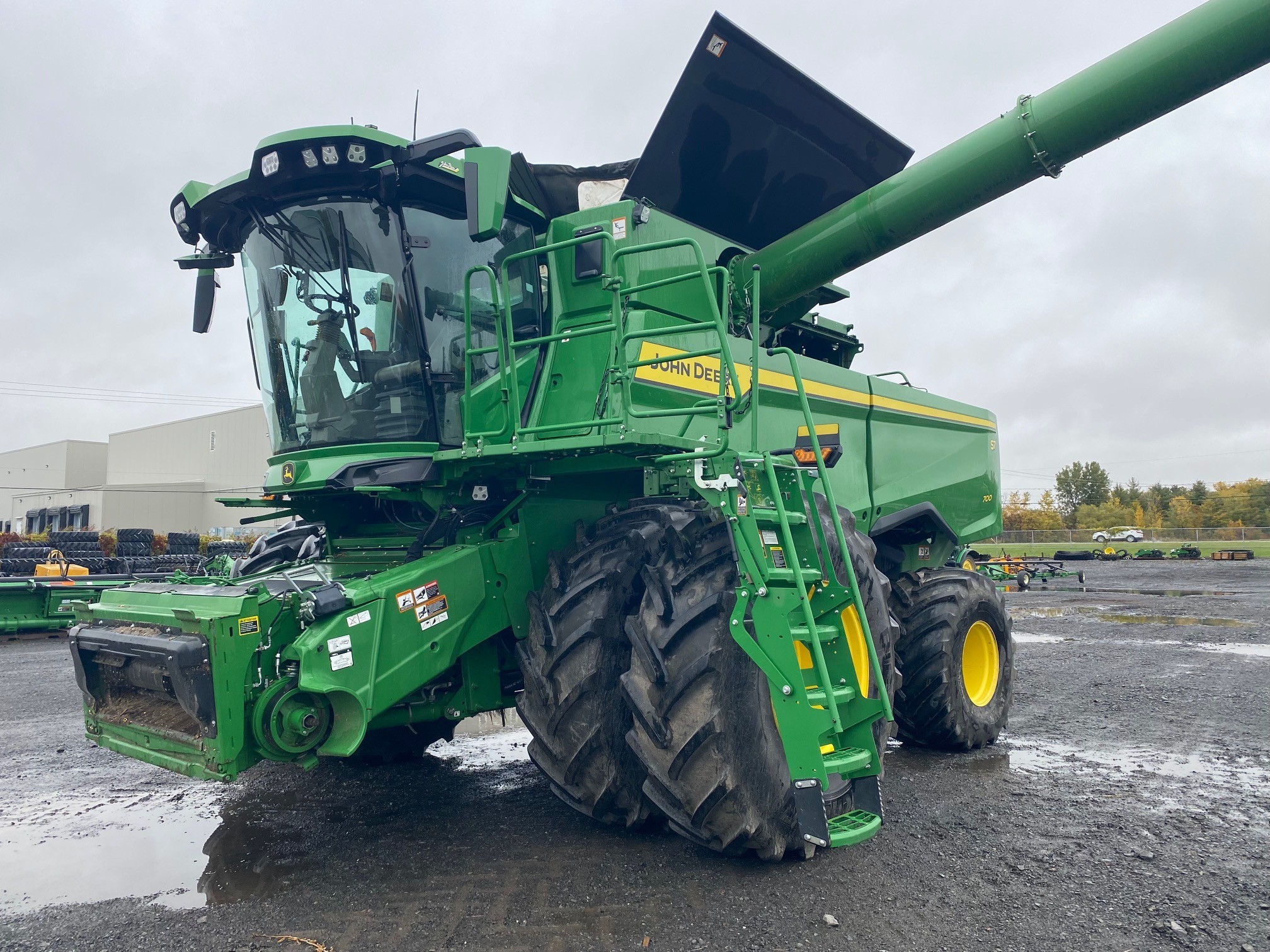 John Deere S7 700
