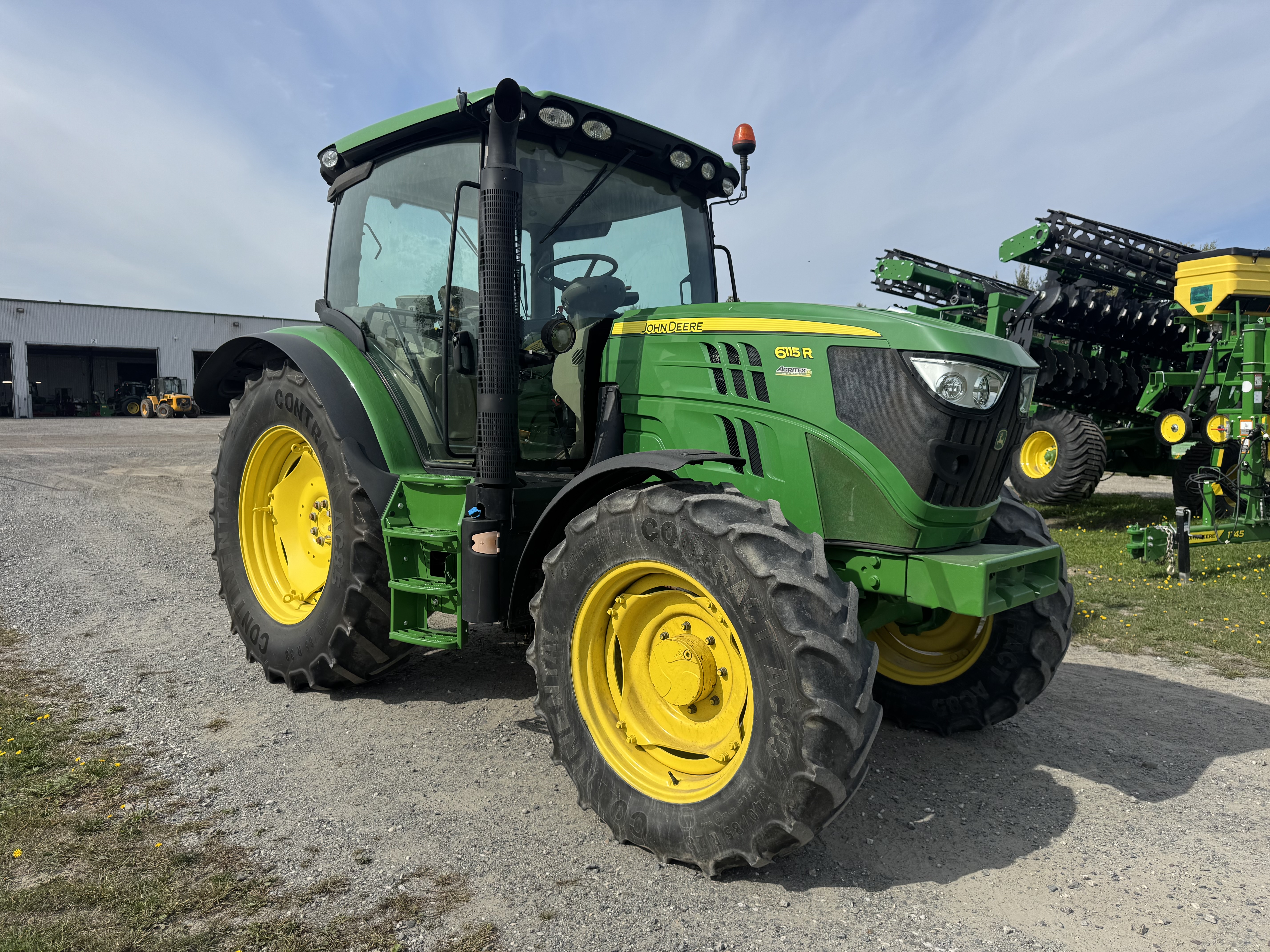 John Deere 6115R 