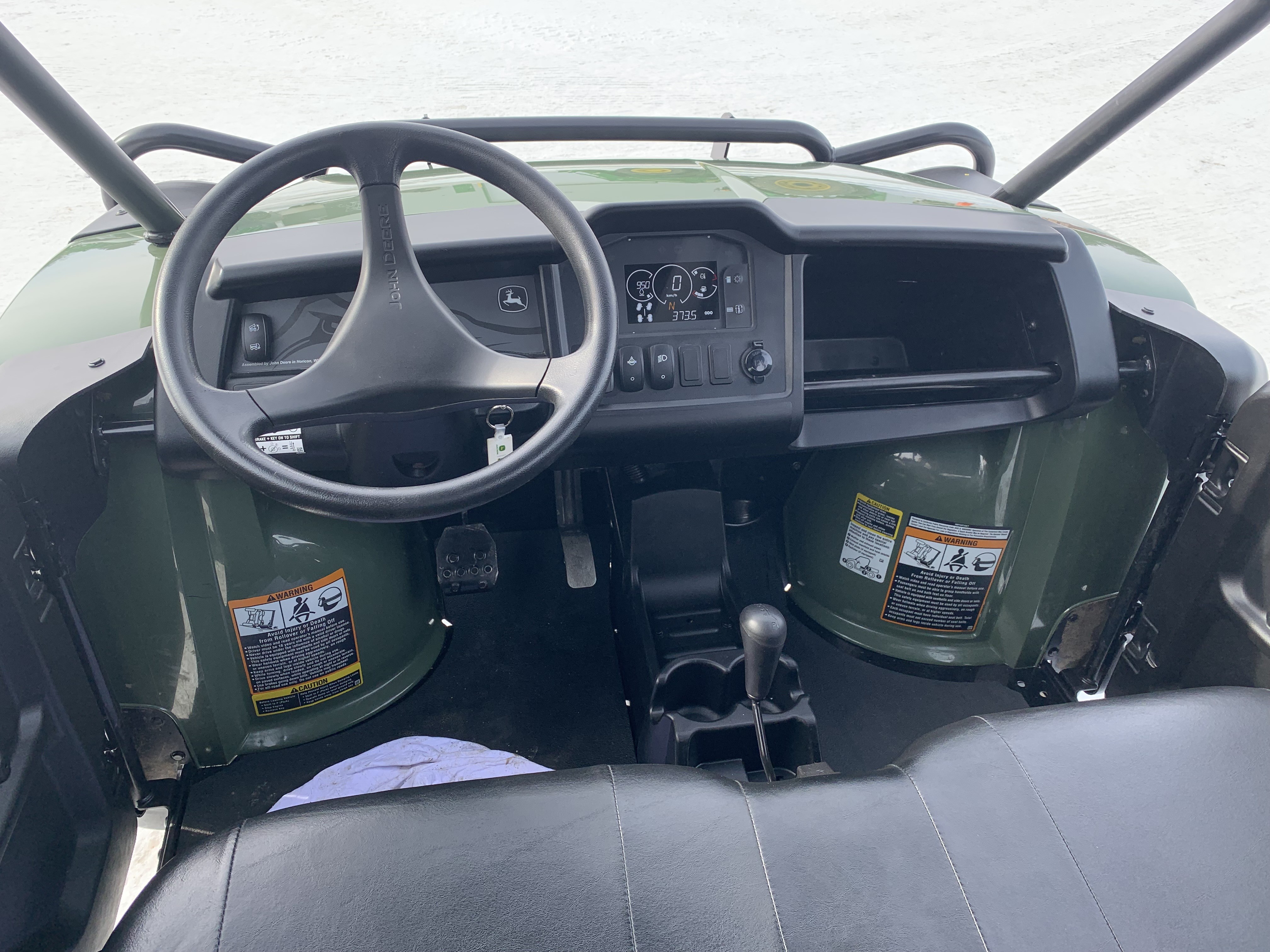 John Deere XUV825M S4 (4 PLACE) 