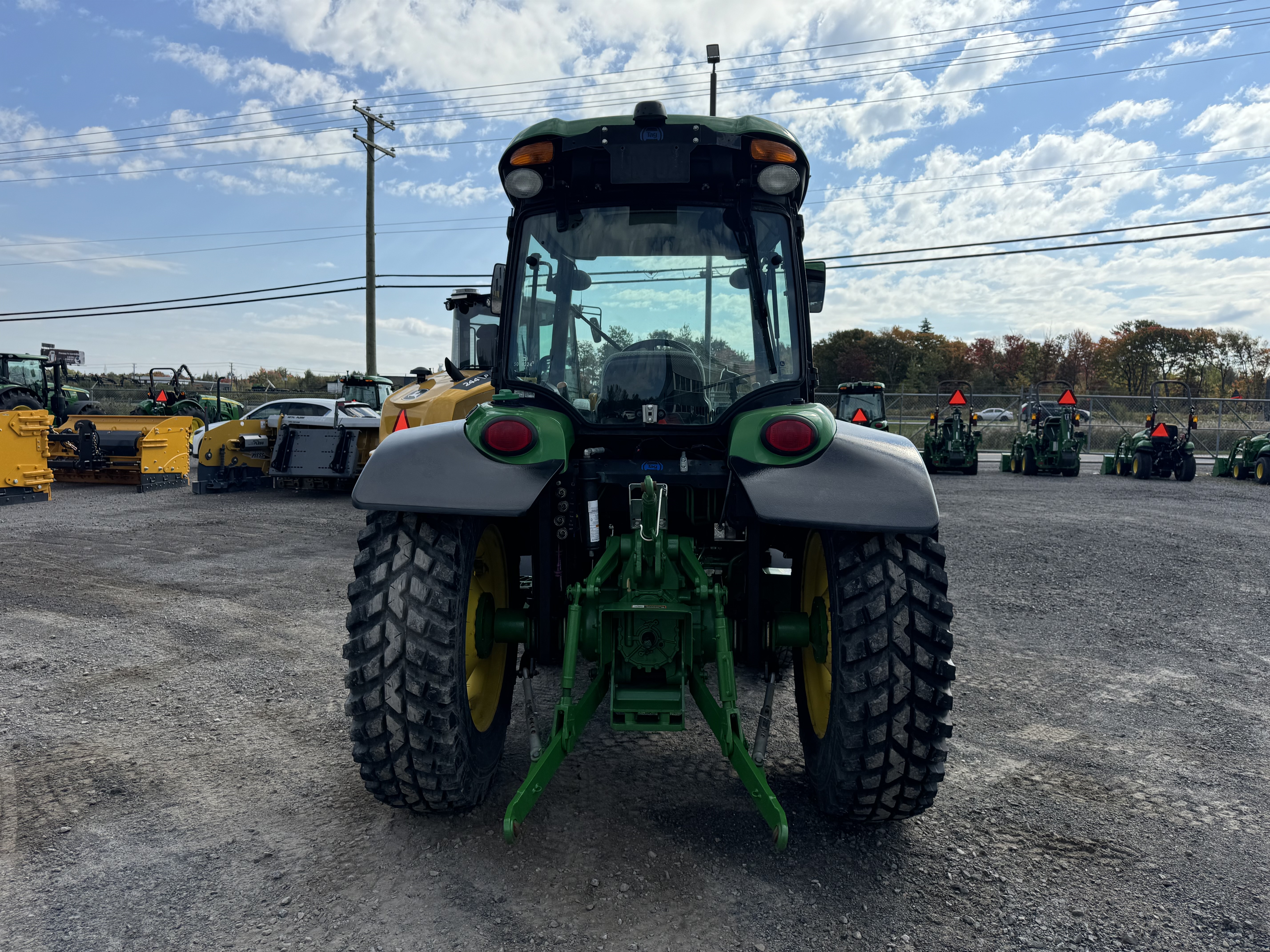 John Deere 4066R GRATTE NOKIAN 