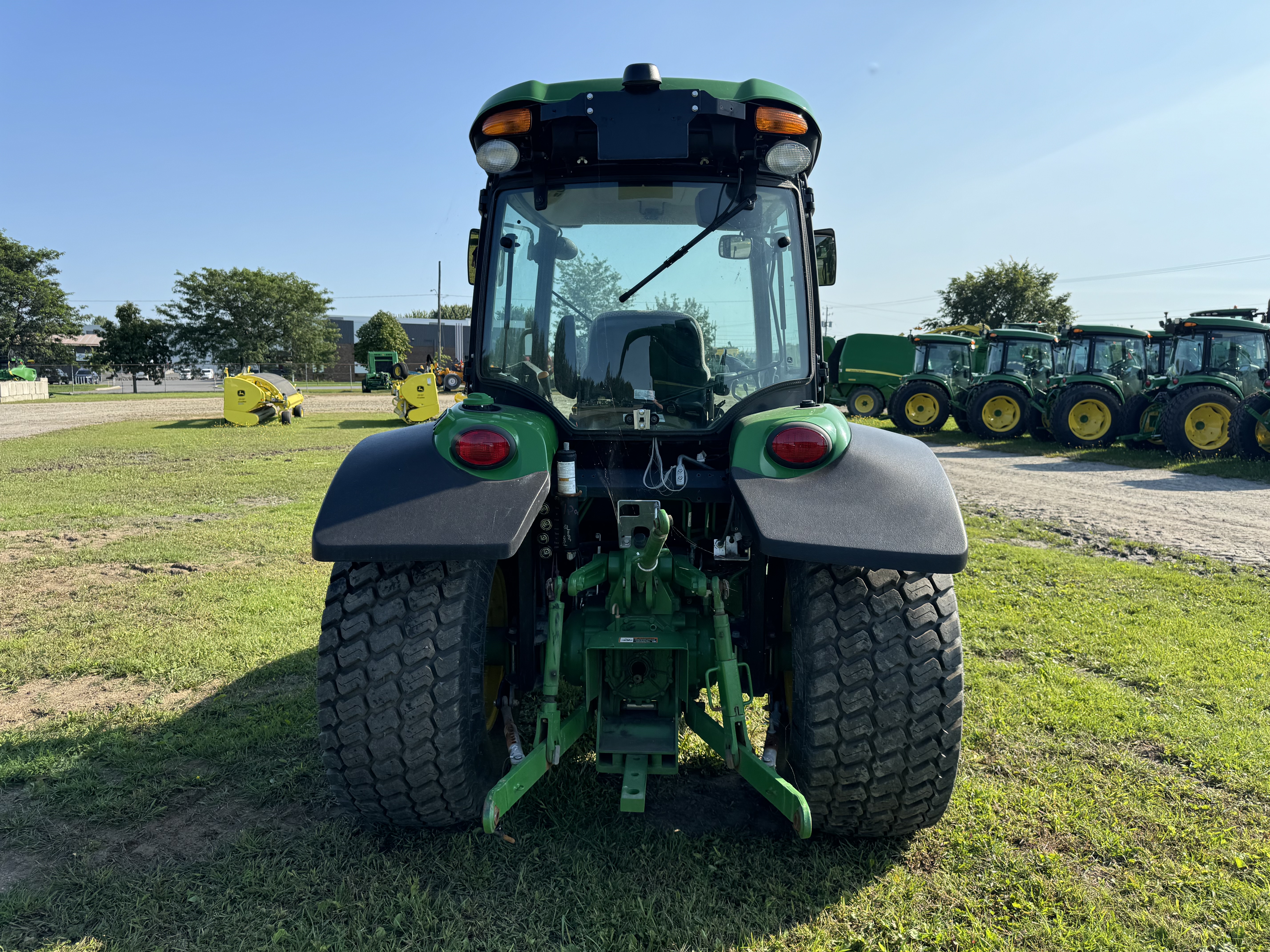 John Deere 4066R GRATTE TURF    