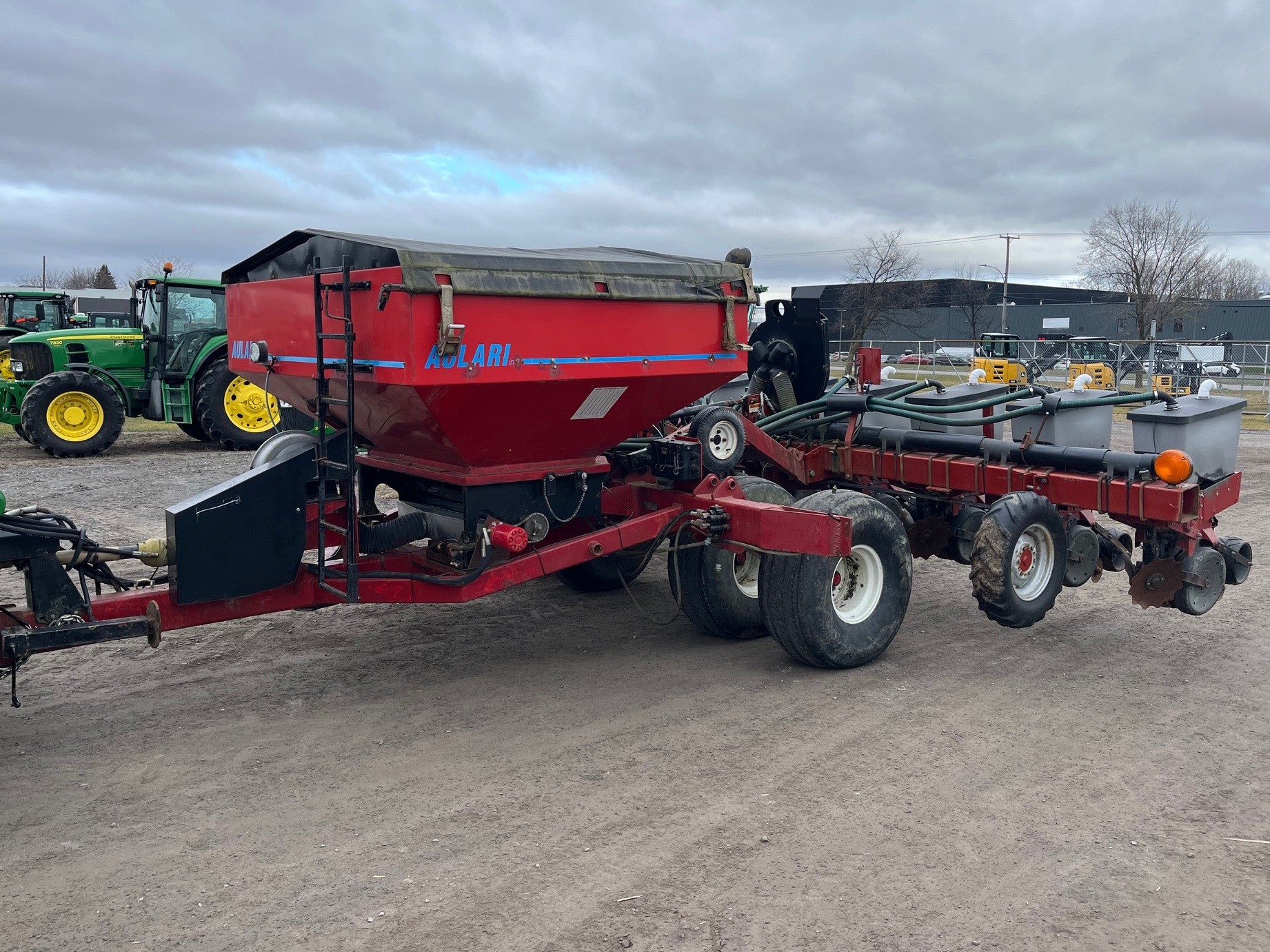 Case/IH 1200 8rg + boite semence aulari