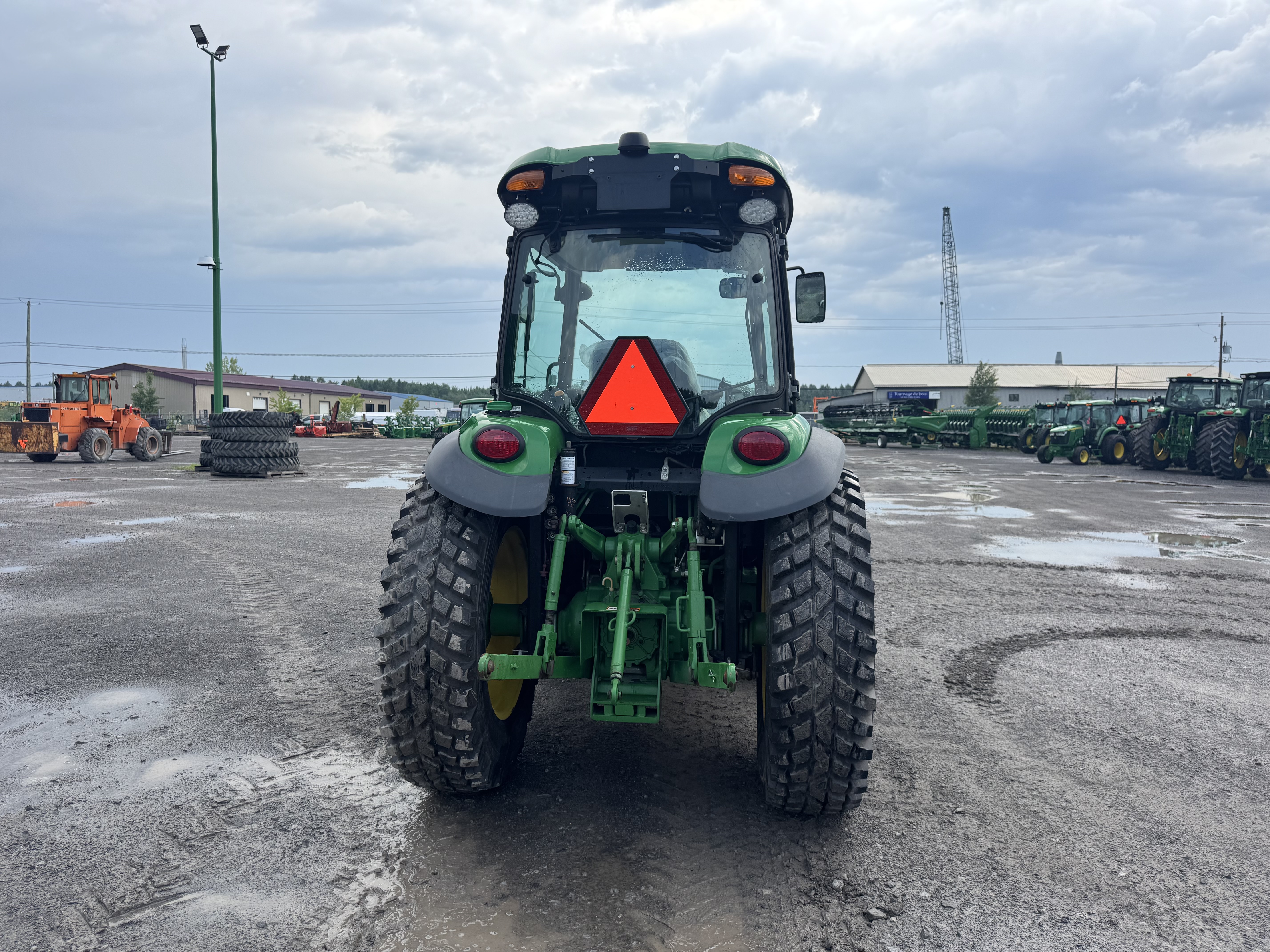 John Deere 4066R GRATTE NOKIAN    
