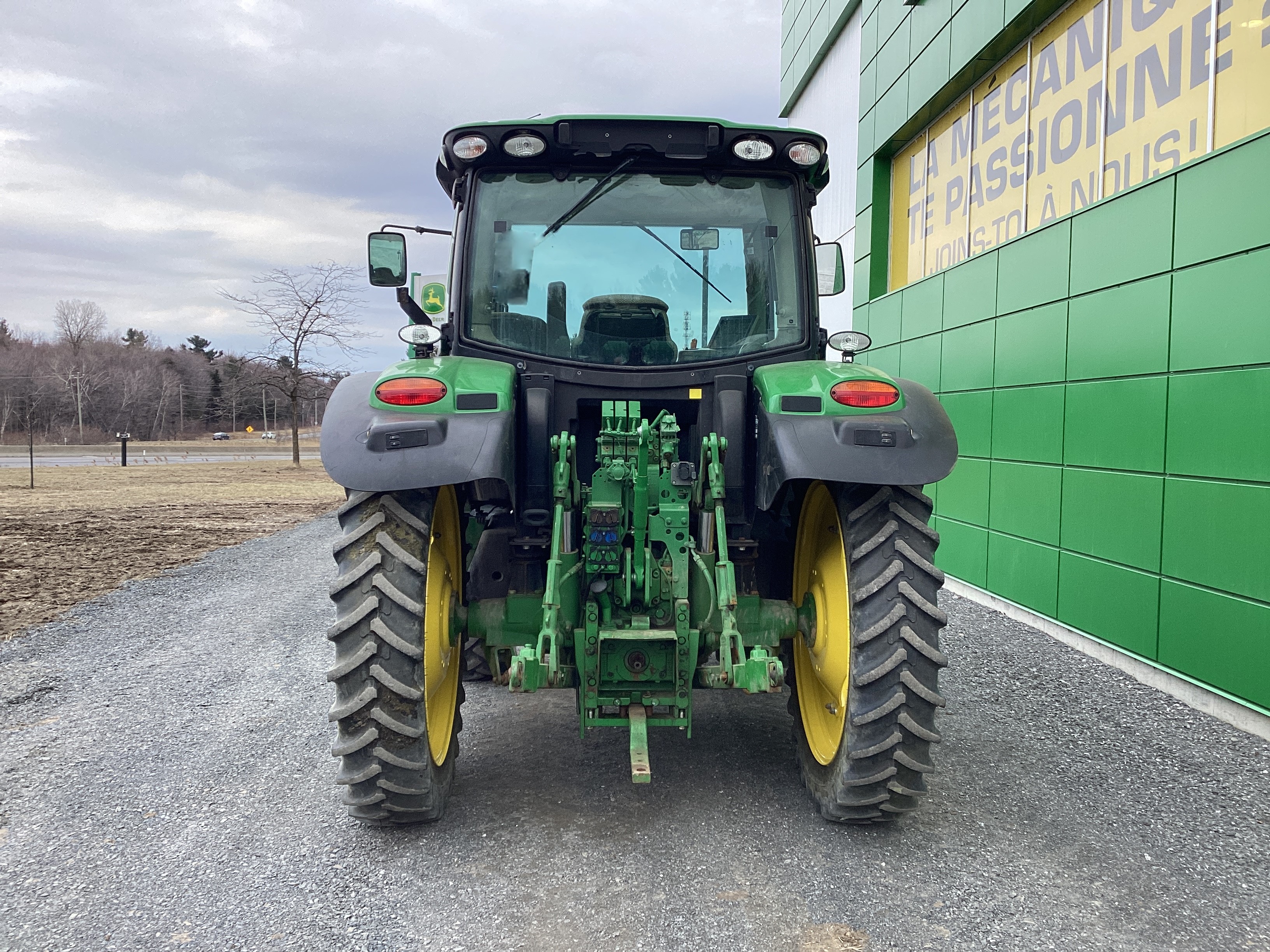 John Deere 6110R  