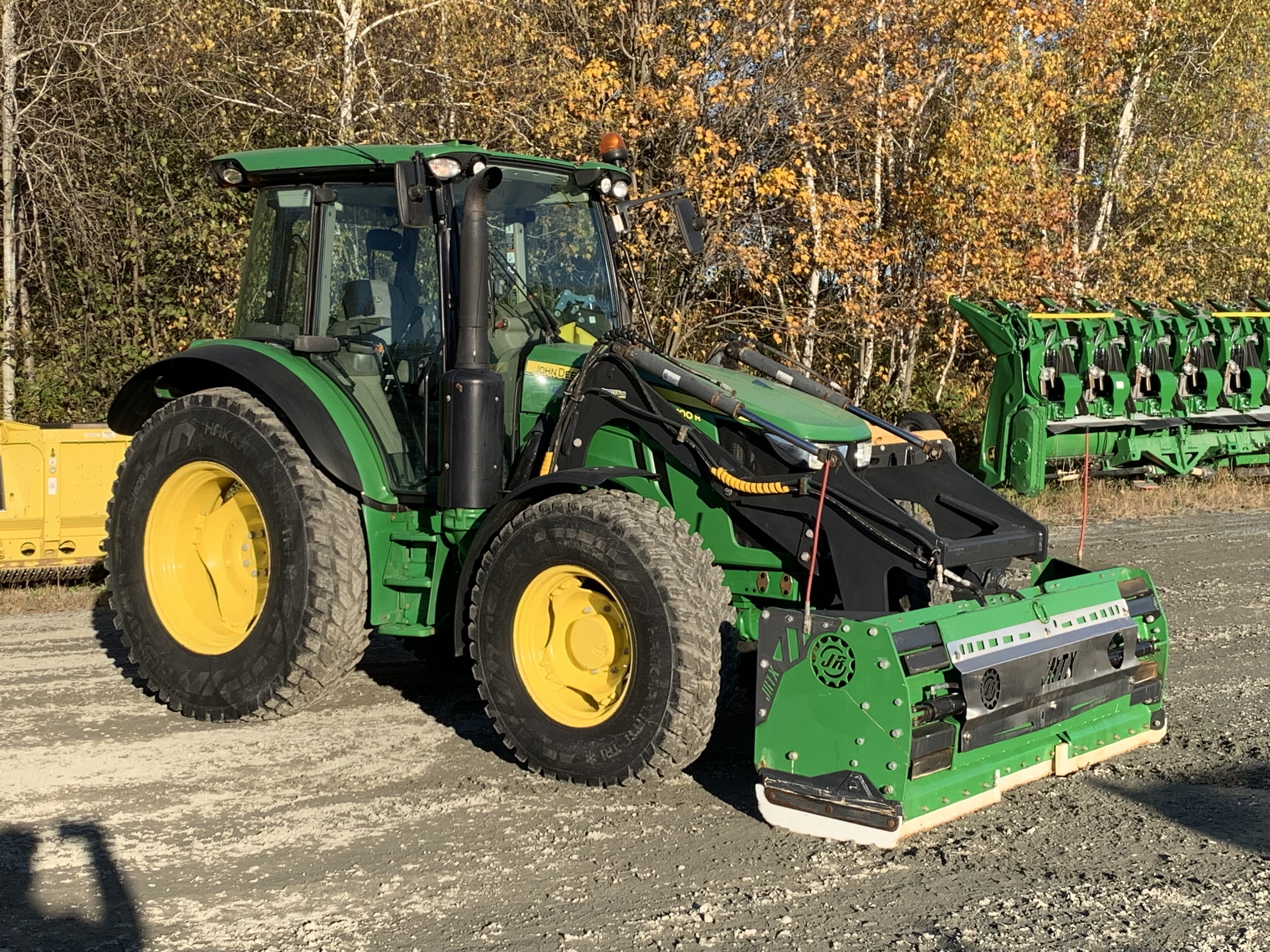 John Deere 5100R NOKIAN JRTX