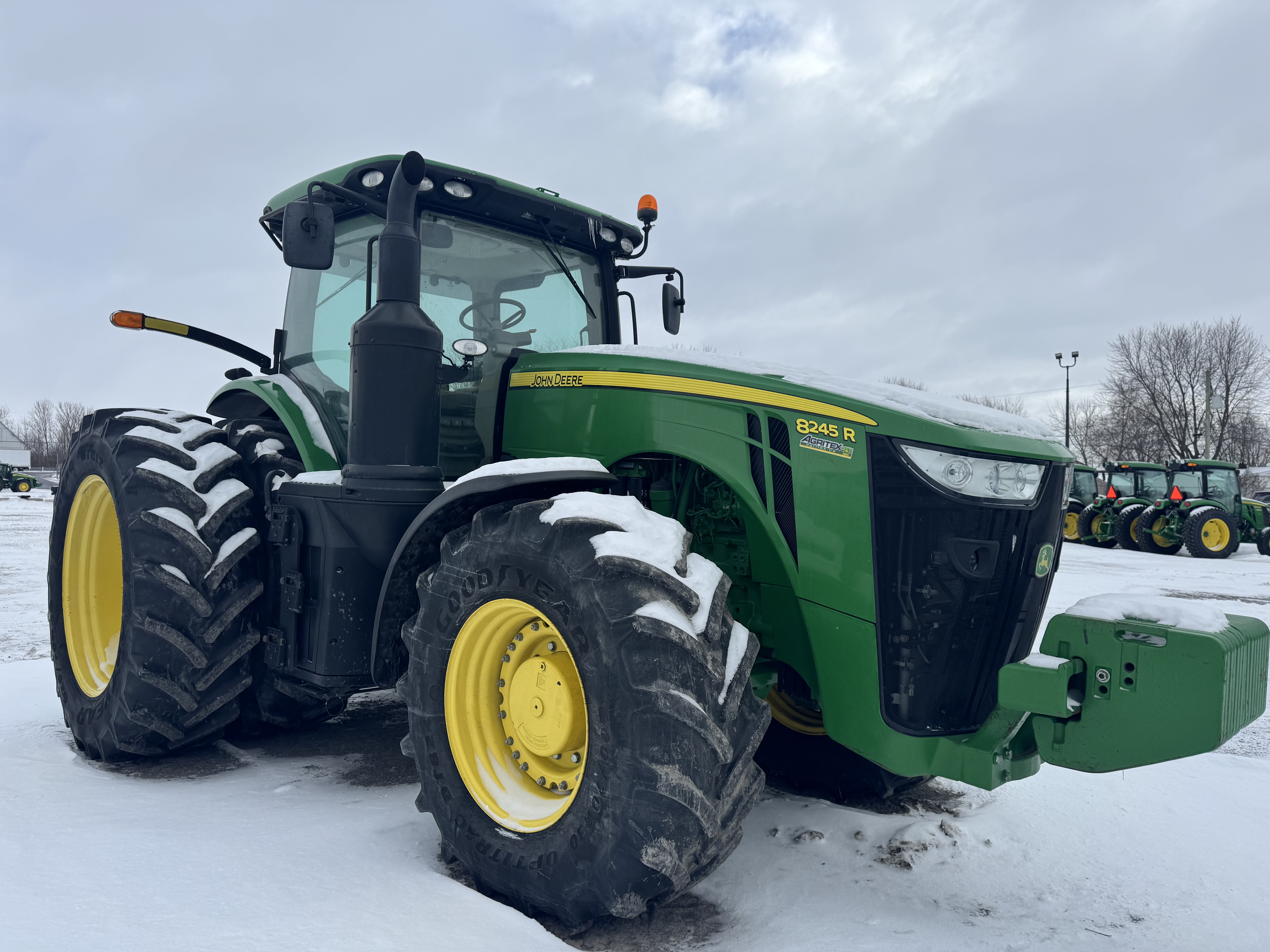 John Deere 8245R