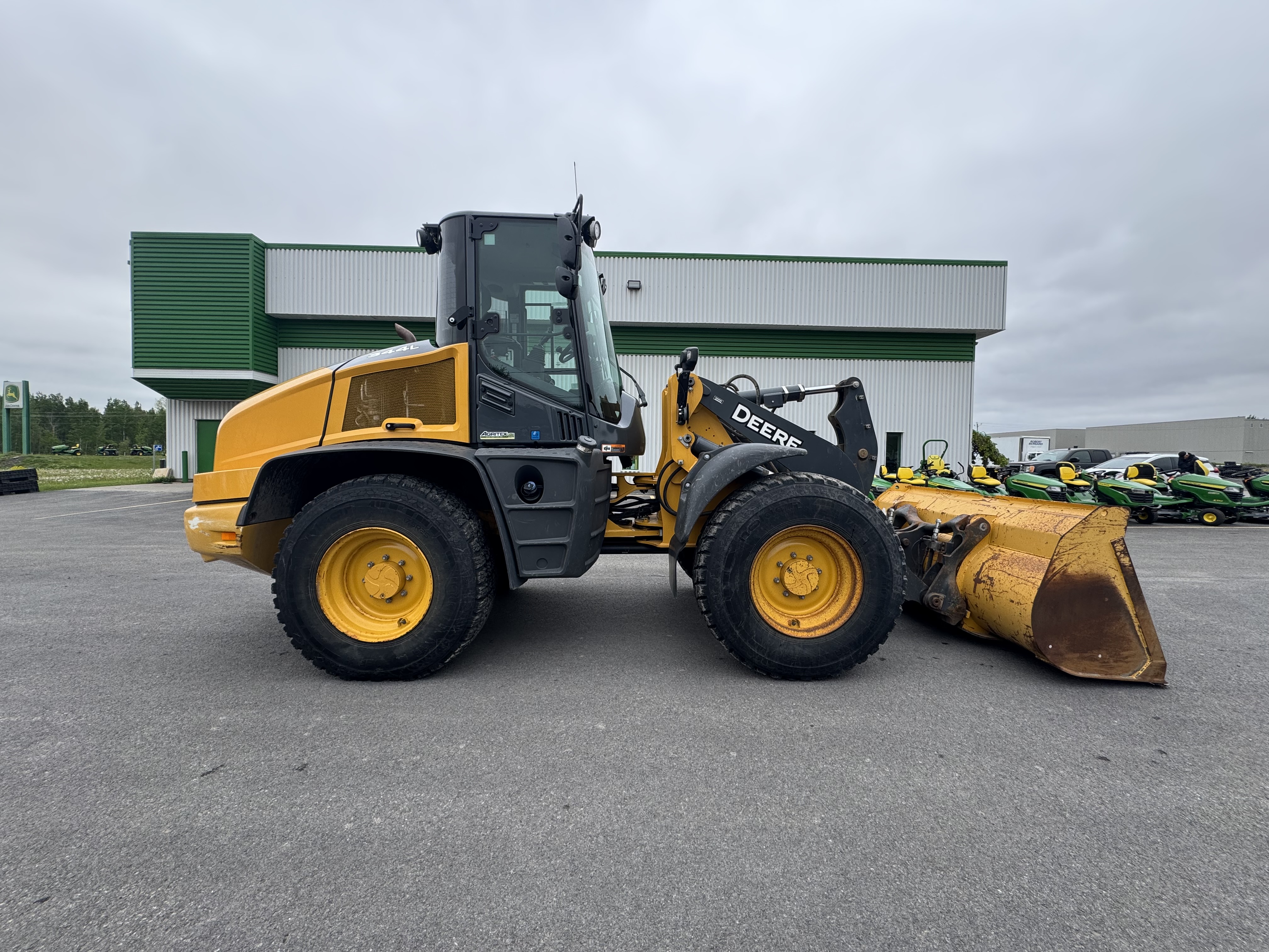 John Deere 344L 