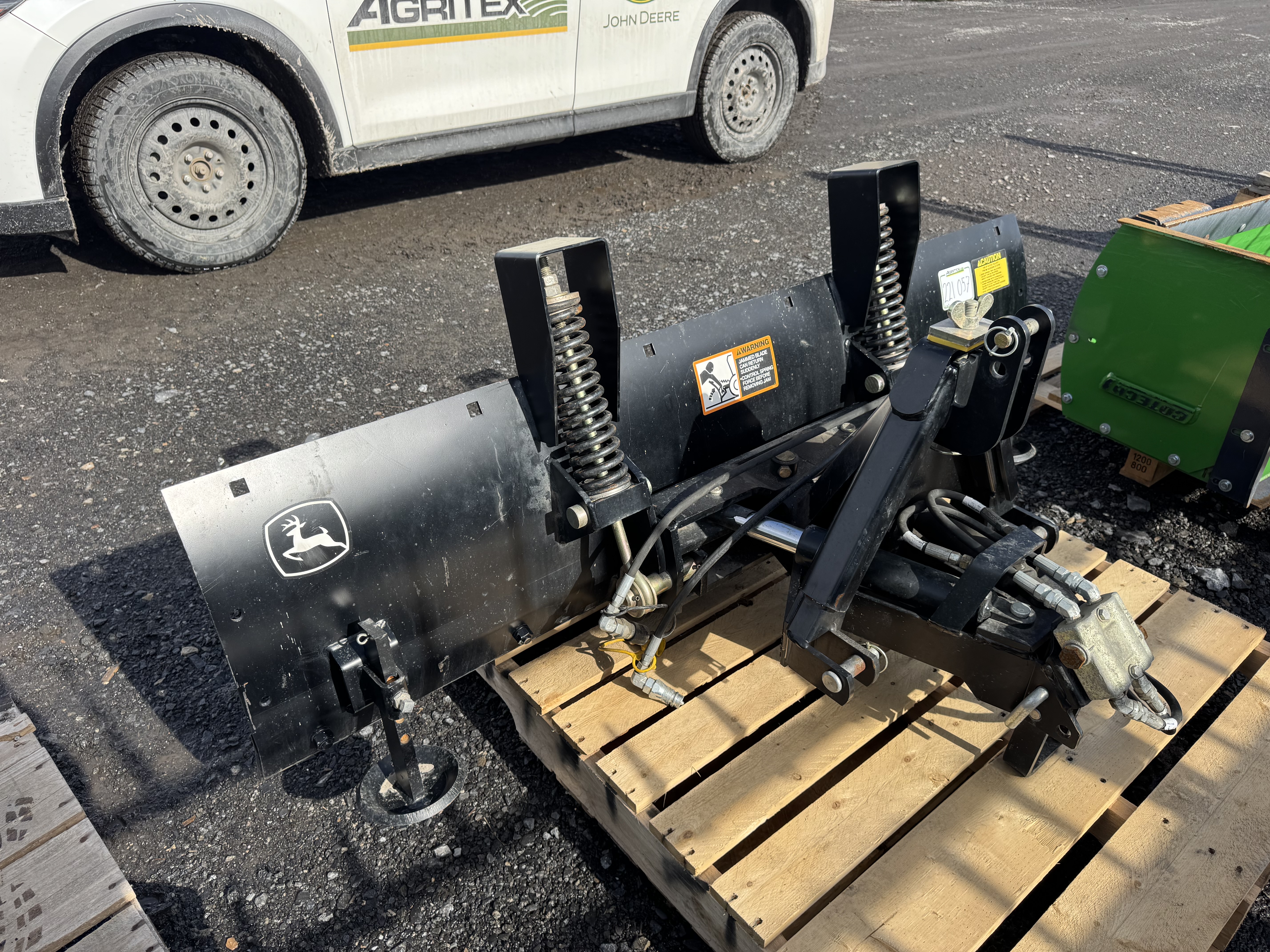 John Deere 366 FRONT BLADE