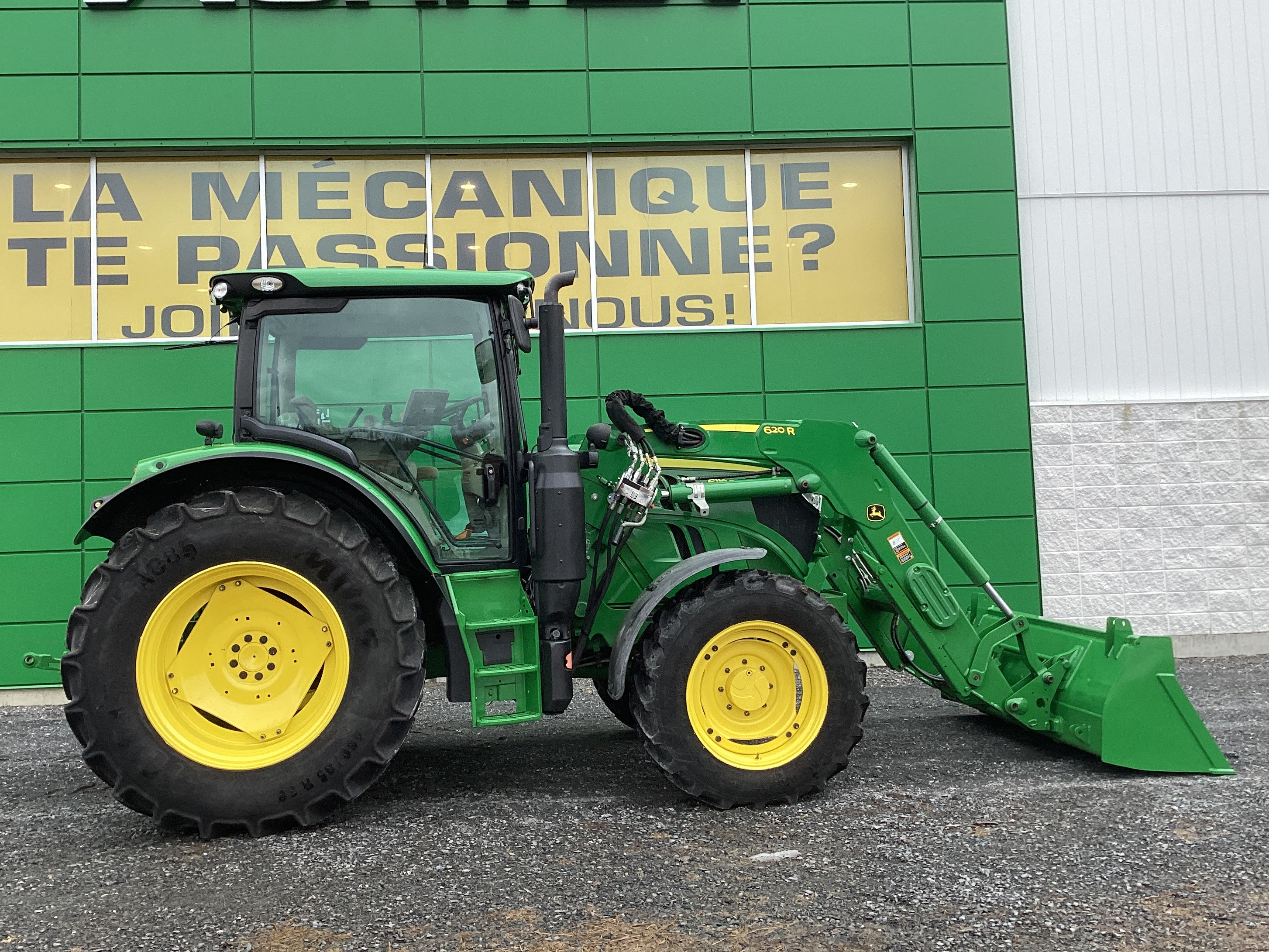 John Deere 6110R