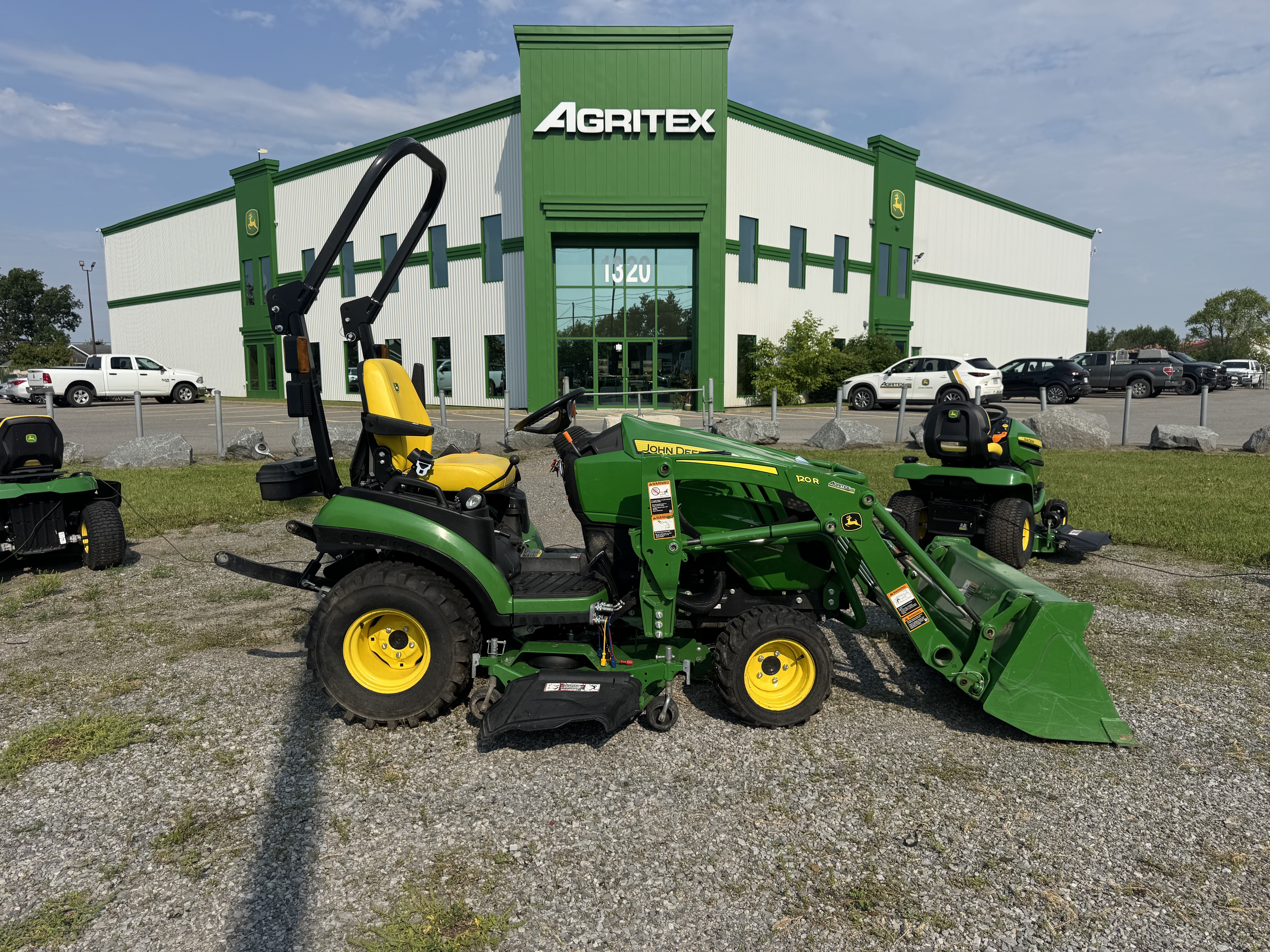 John Deere 1025R LDR + TONDEUSE 