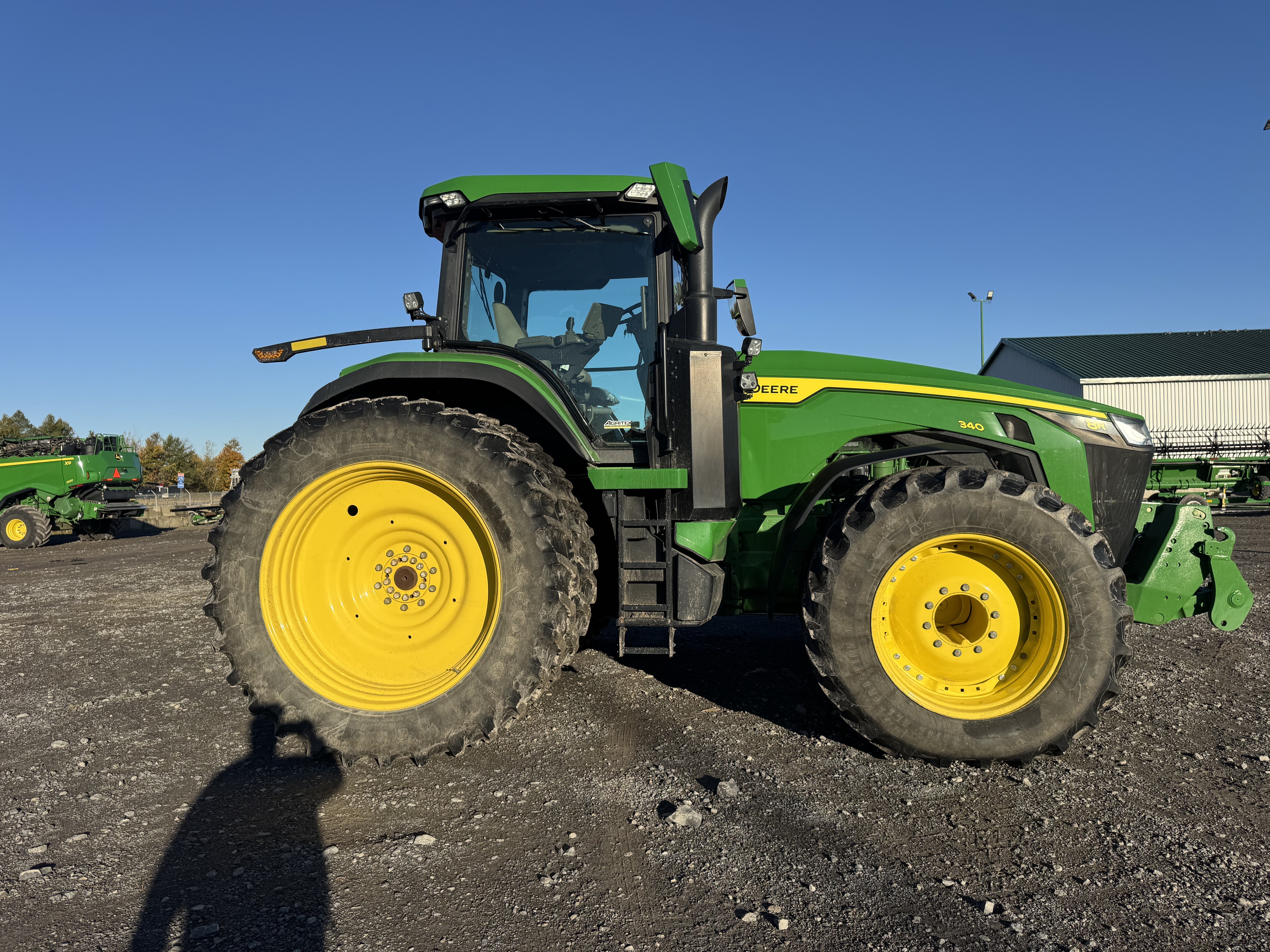 John Deere 8R 340 FRT HITCH PTO