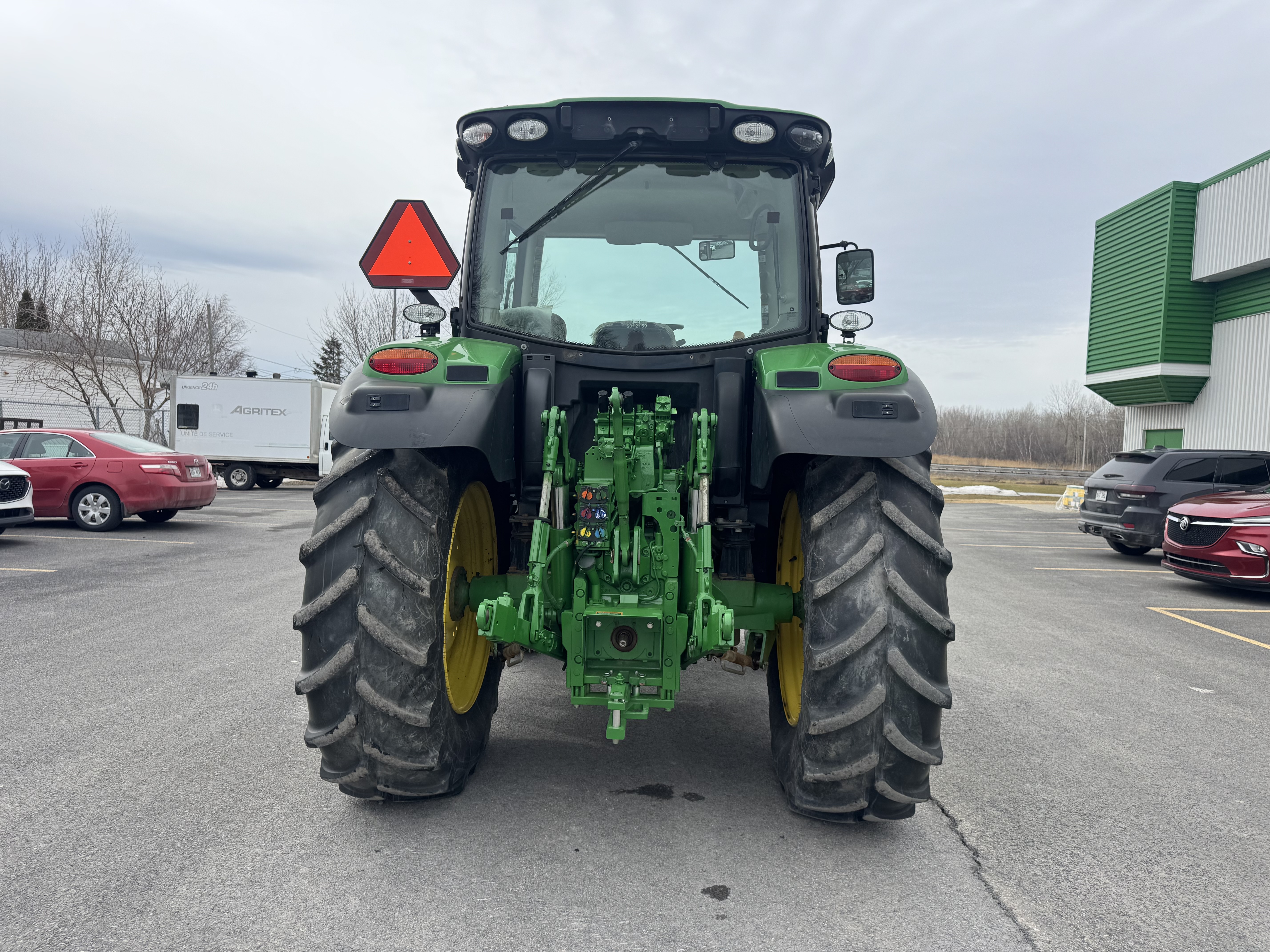 John Deere 6120R