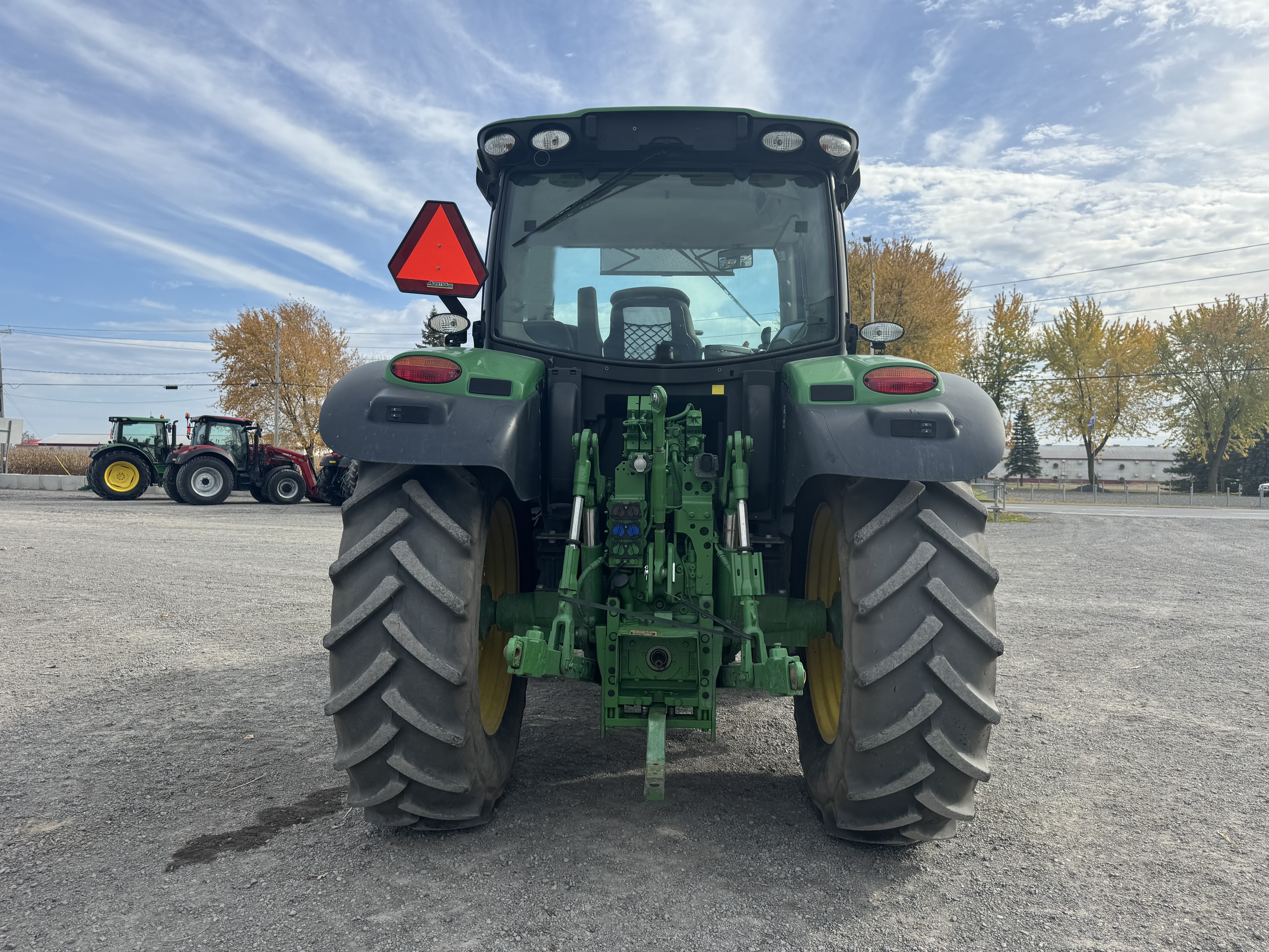 John Deere 6110R 