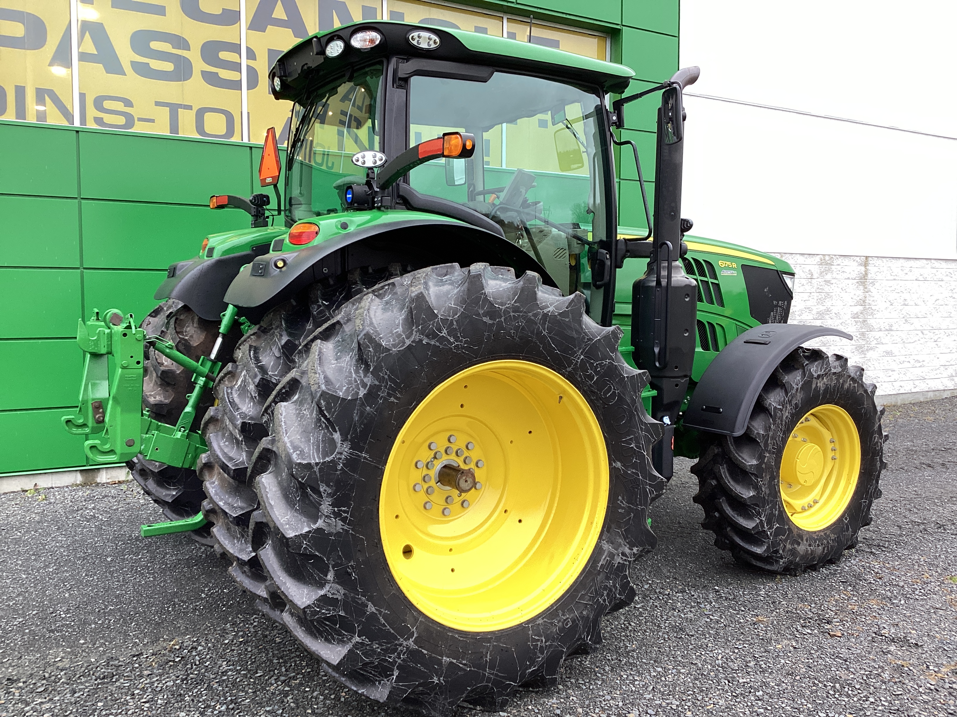 John Deere 6175R