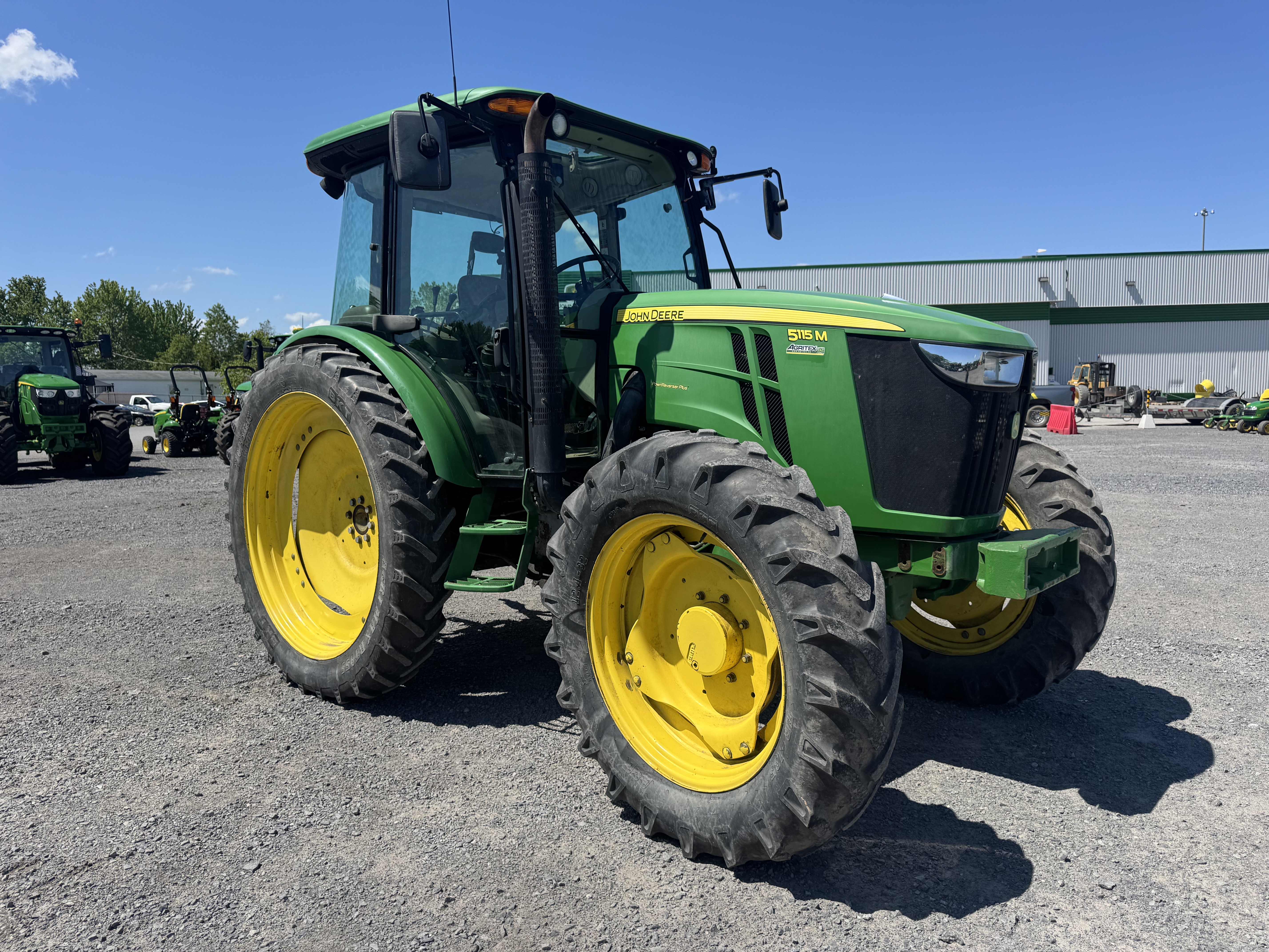 John Deere 5115M