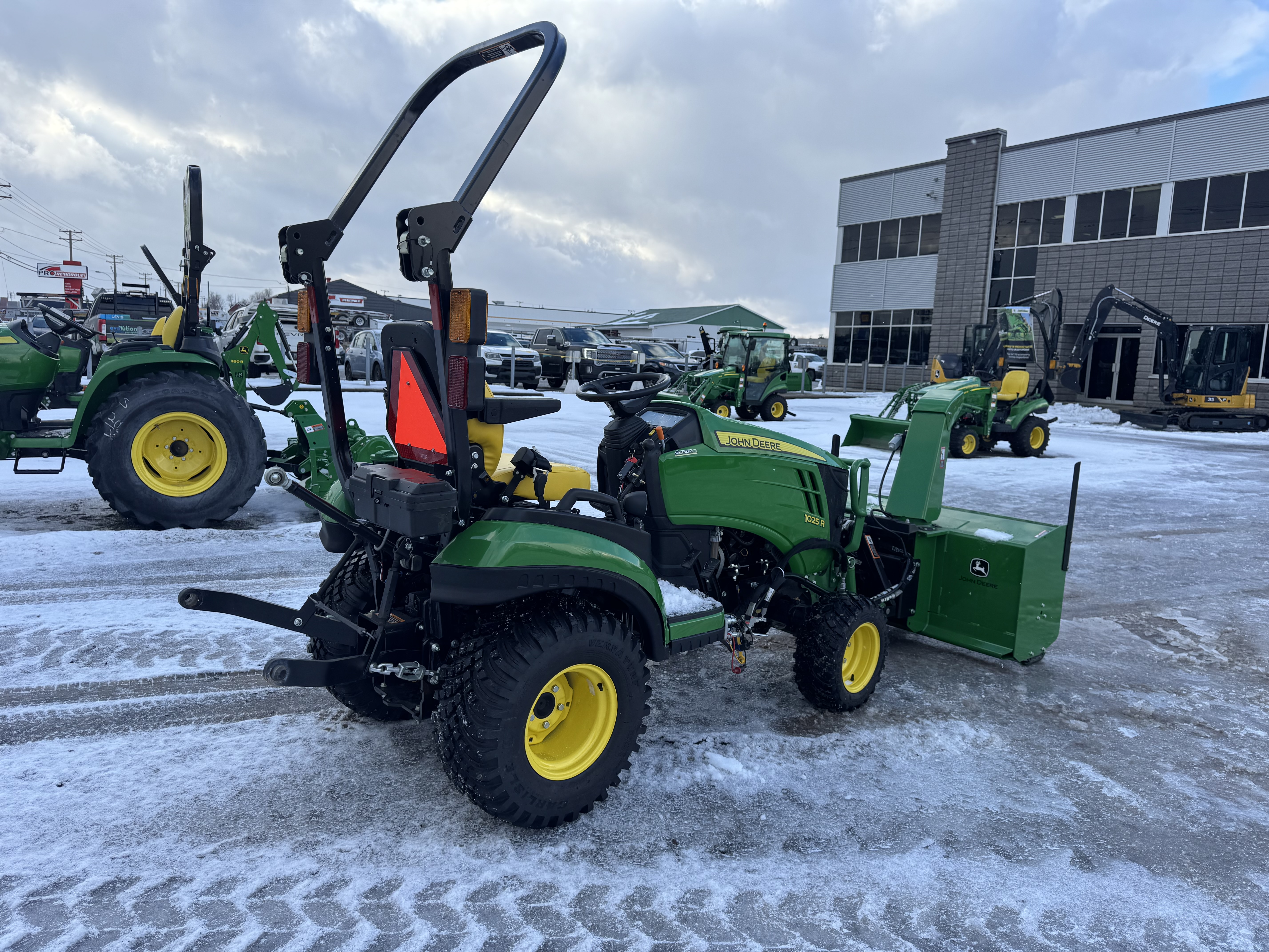 John Deere 1025R souffleur