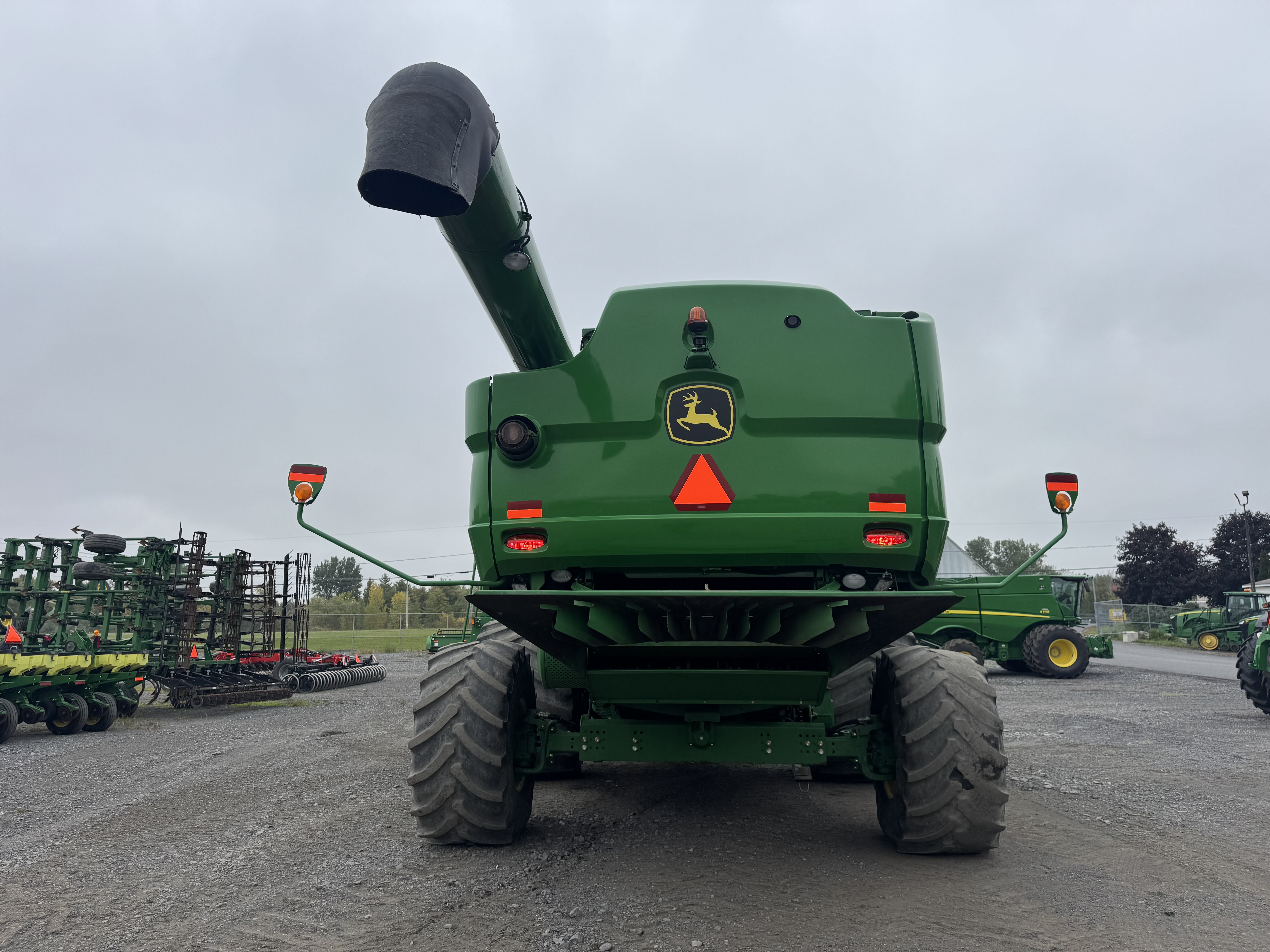 John Deere S660