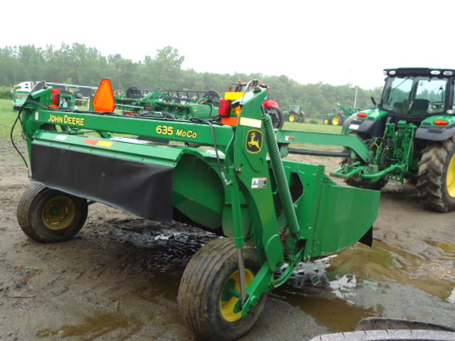 John Deere 635