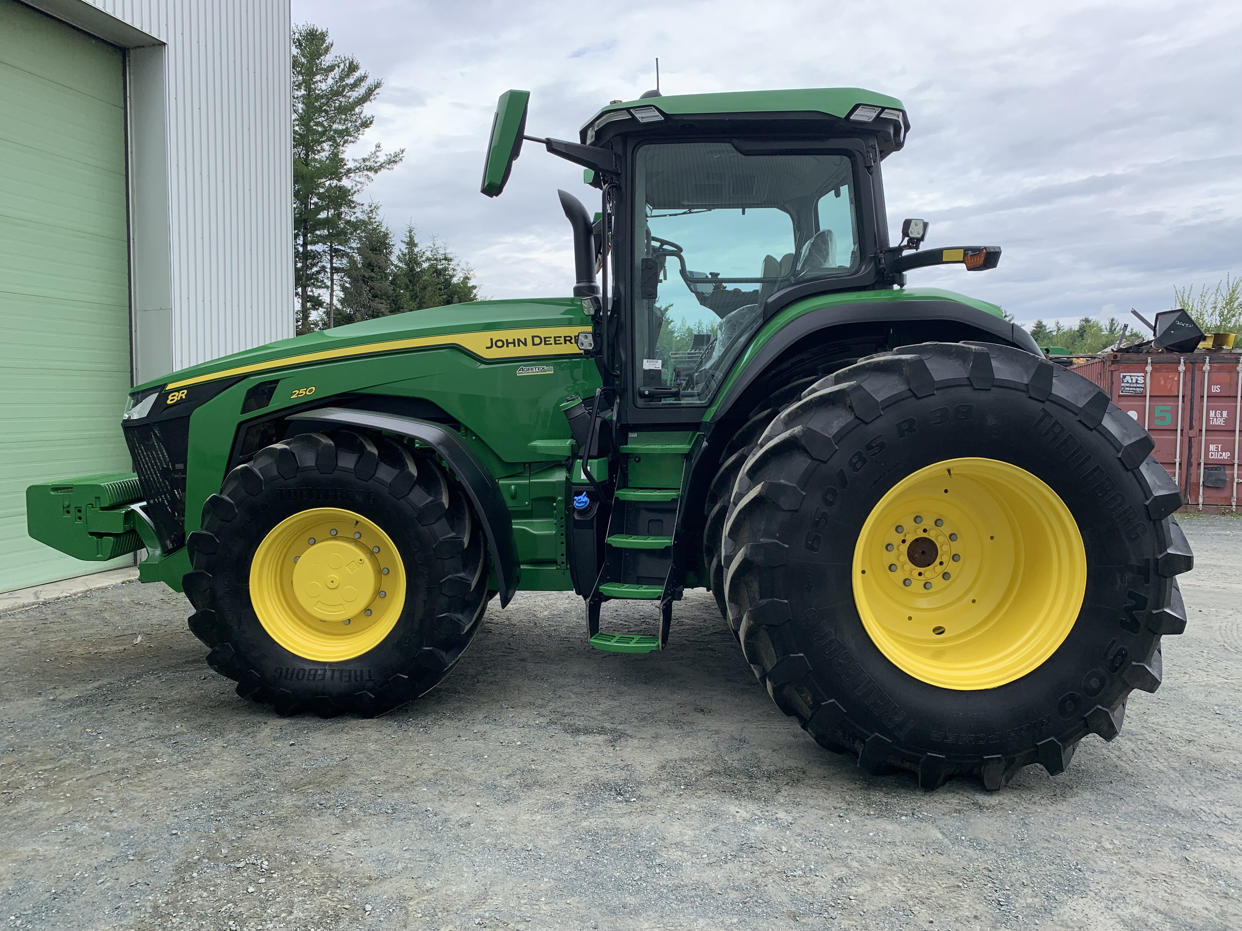 John Deere 8R 250