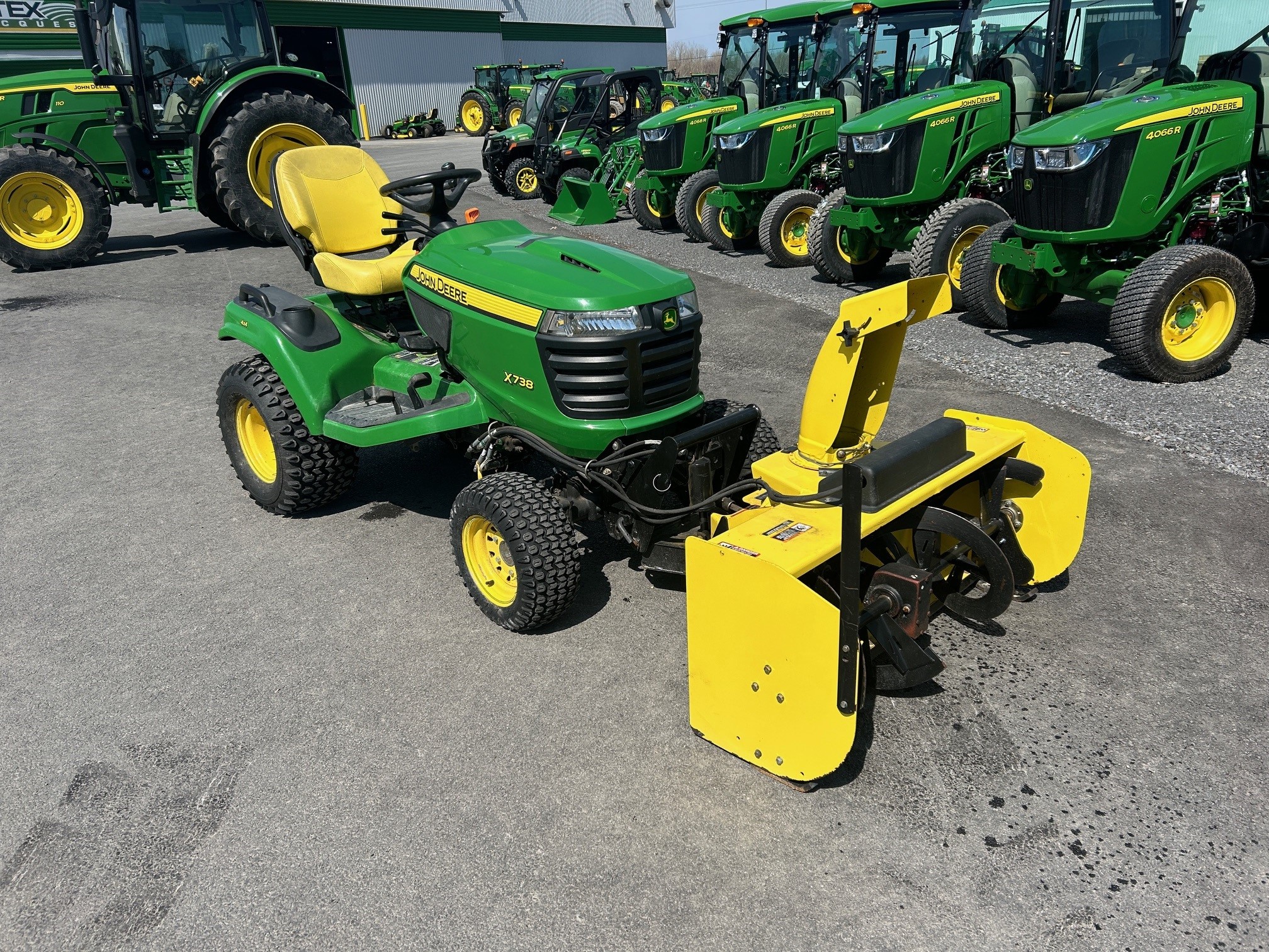 John Deere X738 MFWD 4X4   