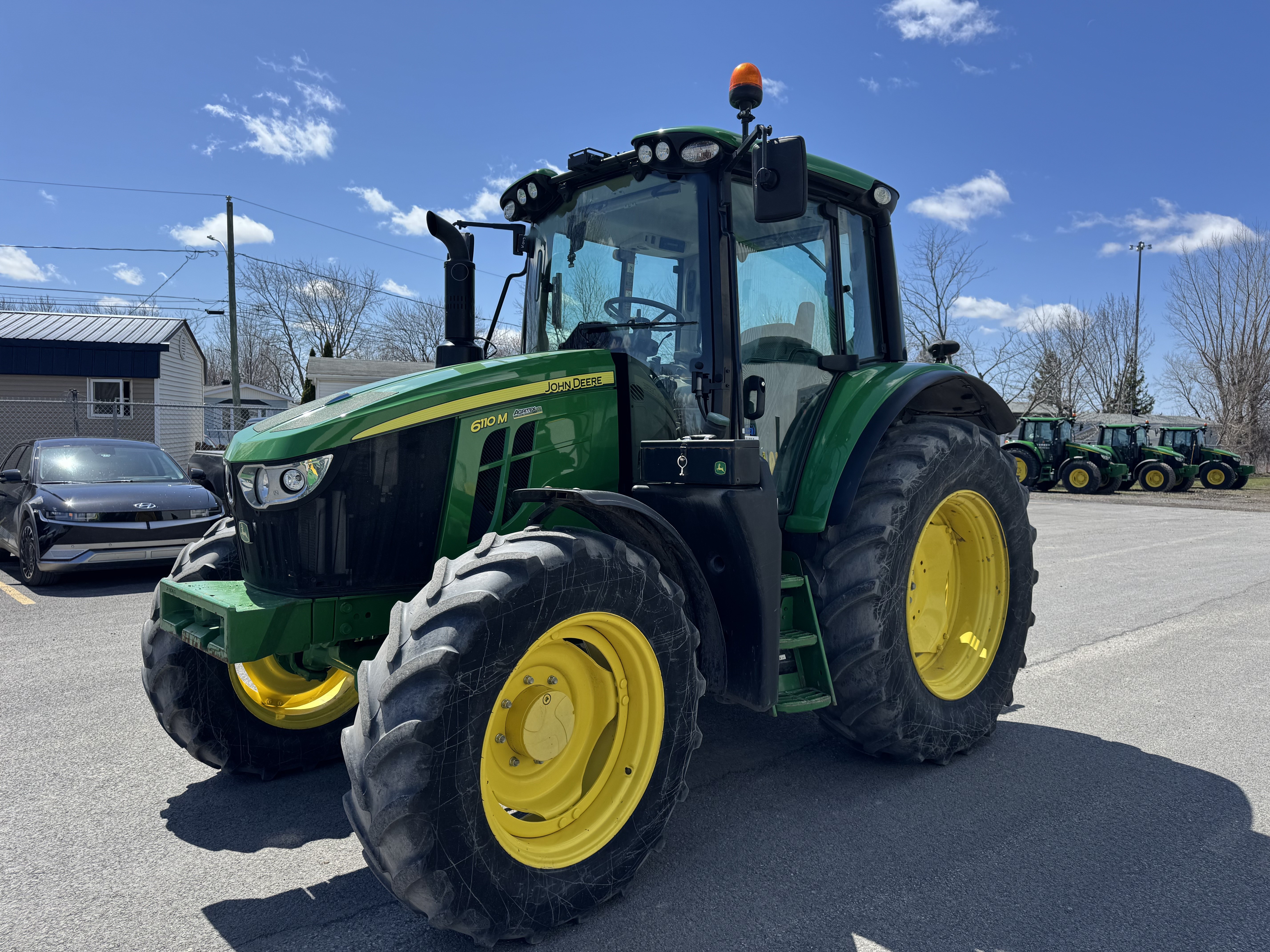 John Deere 6110M