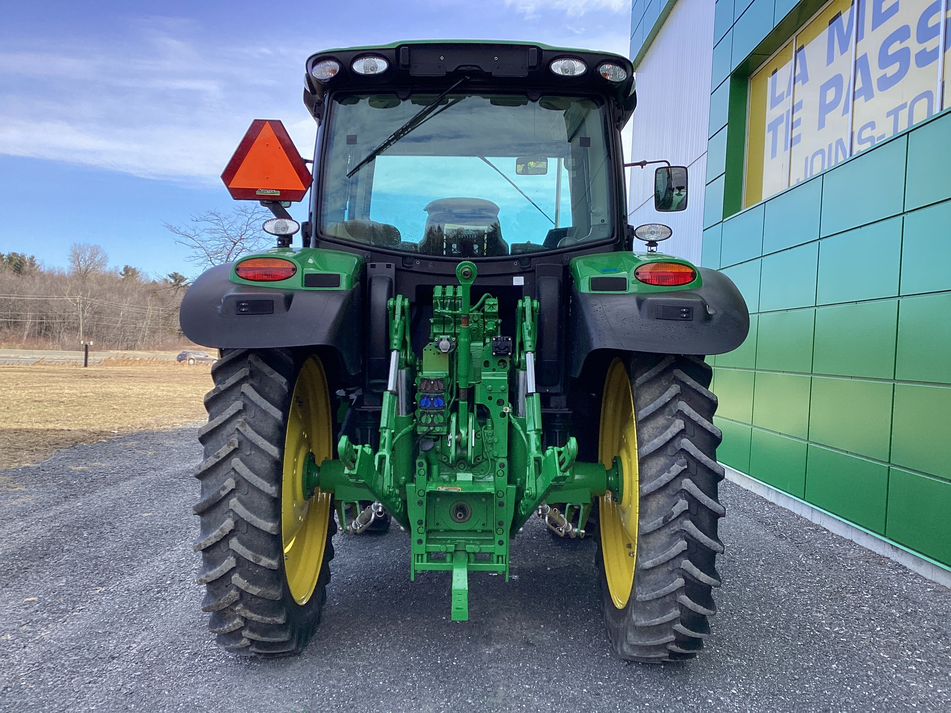 John Deere 6110R  