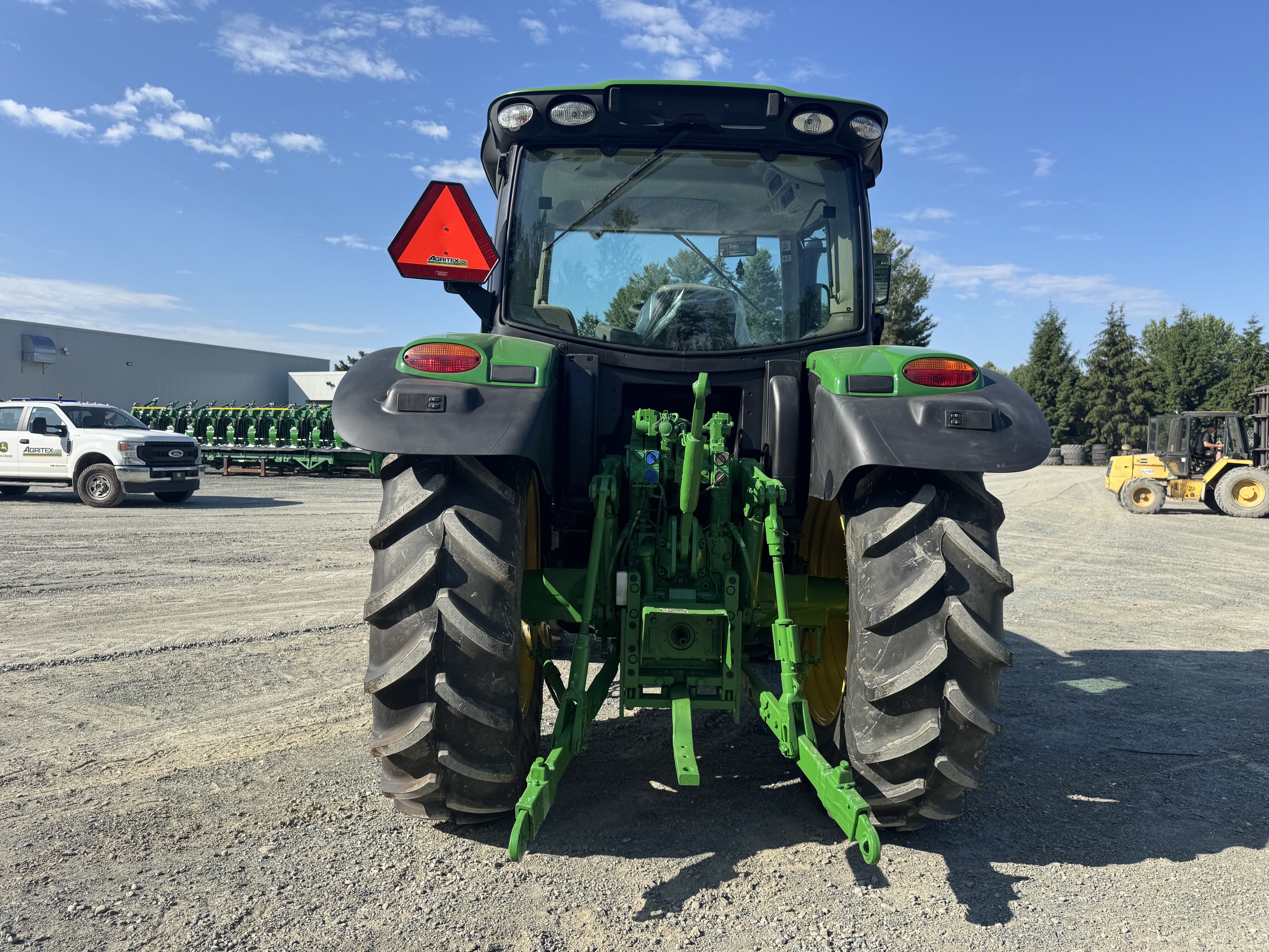 John Deere 6105R   