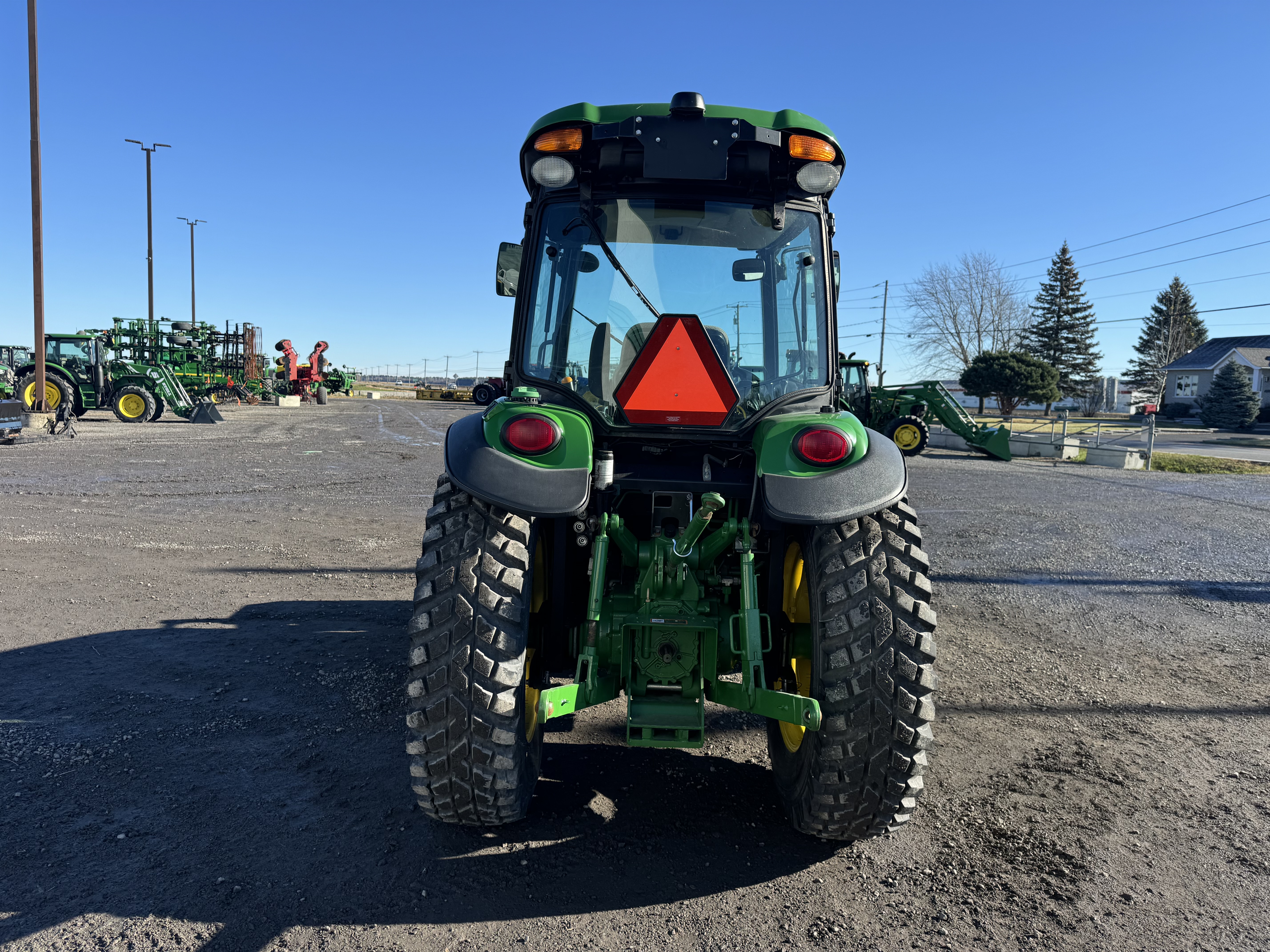 John Deere 4066R GRATTE NOKIAN    